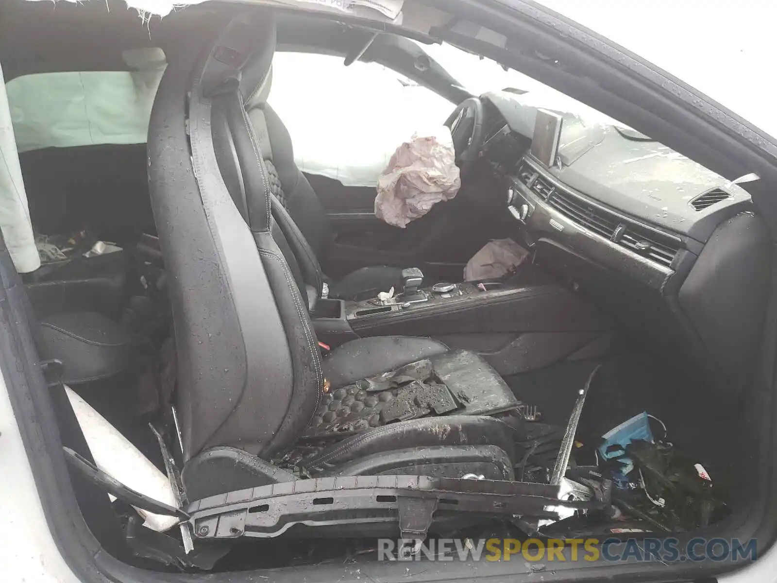 5 Photograph of a damaged car WUAPWAF58KA900876 AUDI S5/RS5 2019