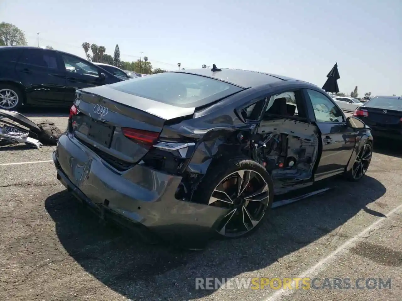 4 Photograph of a damaged car WAUC4CF52MA022942 AUDI S5/RS5 2021