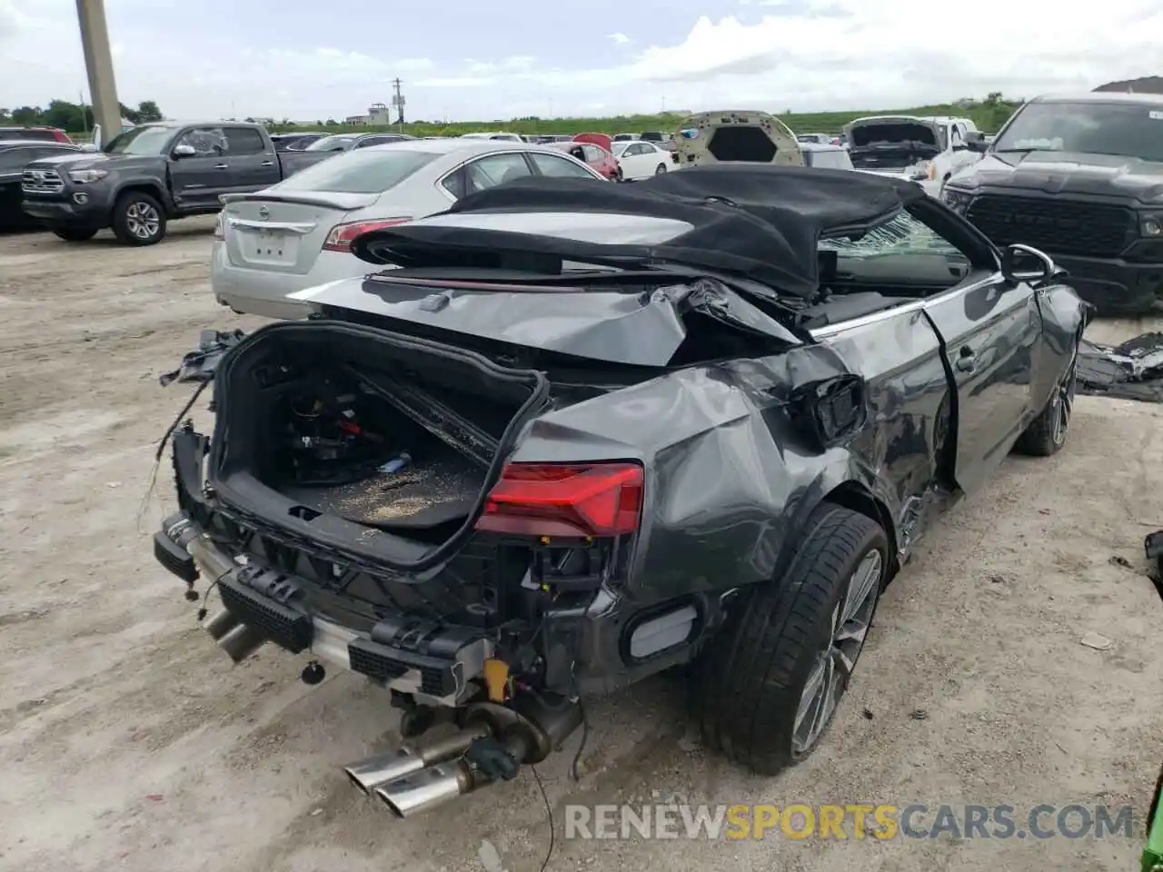 4 Photograph of a damaged car WAUY4GF5XMN000967 AUDI S5/RS5 2021