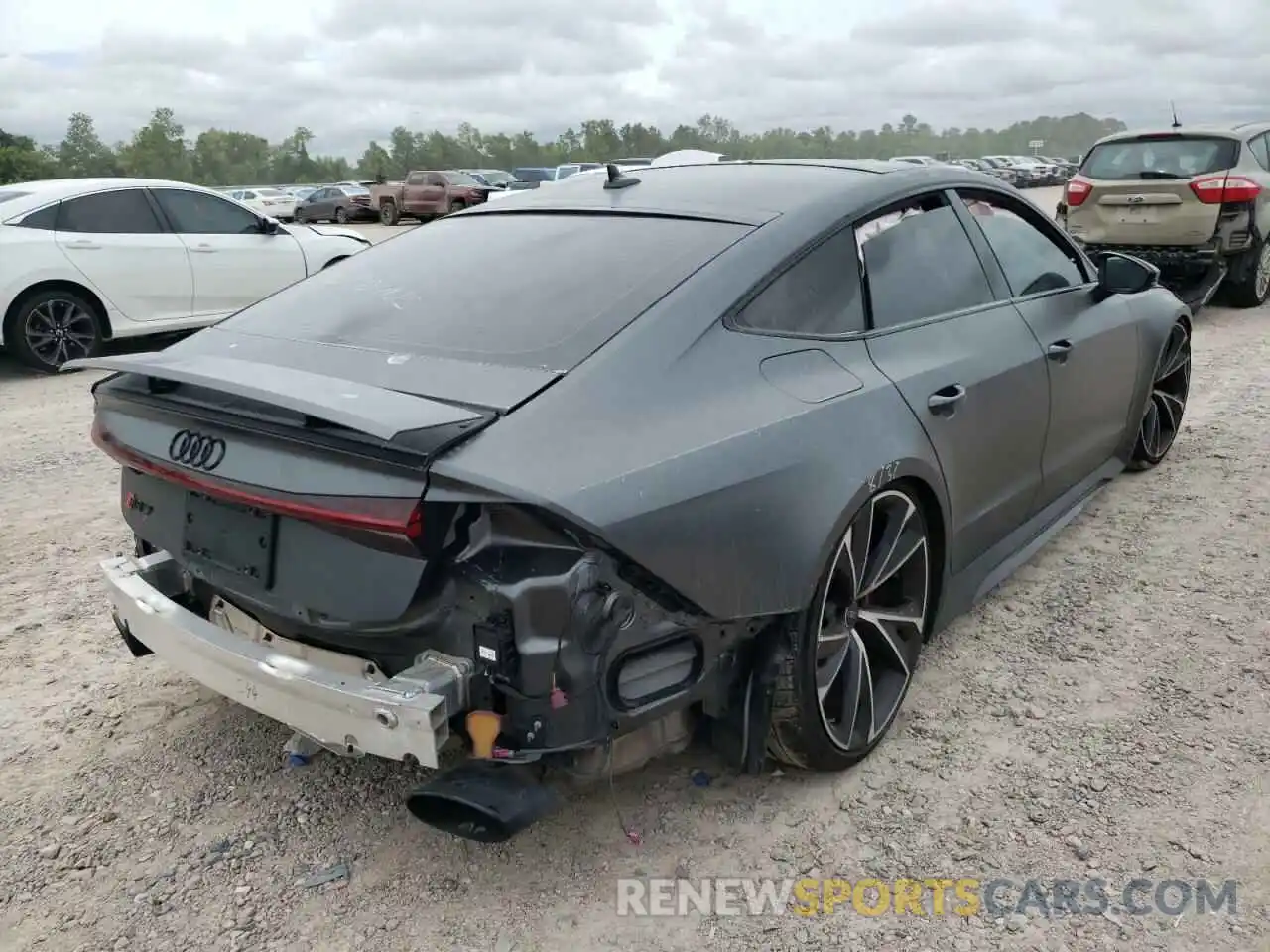 4 Photograph of a damaged car WUAPCBF28MN904569 AUDI S7/RS7 2021