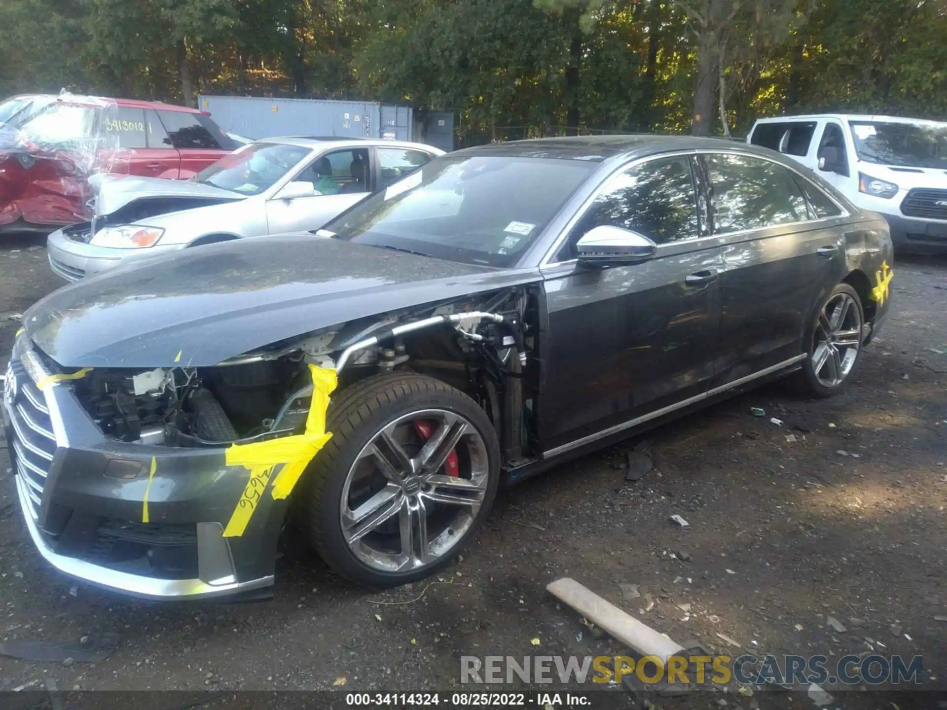 2 Photograph of a damaged car WAU8SAF83LN005813 AUDI S8 2020