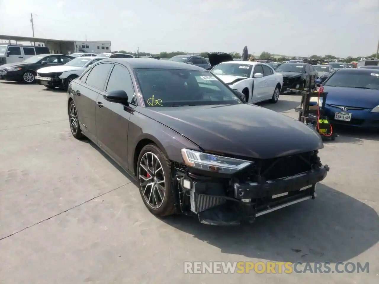 1 Photograph of a damaged car WAU8SAF83LN011904 AUDI S8 2020