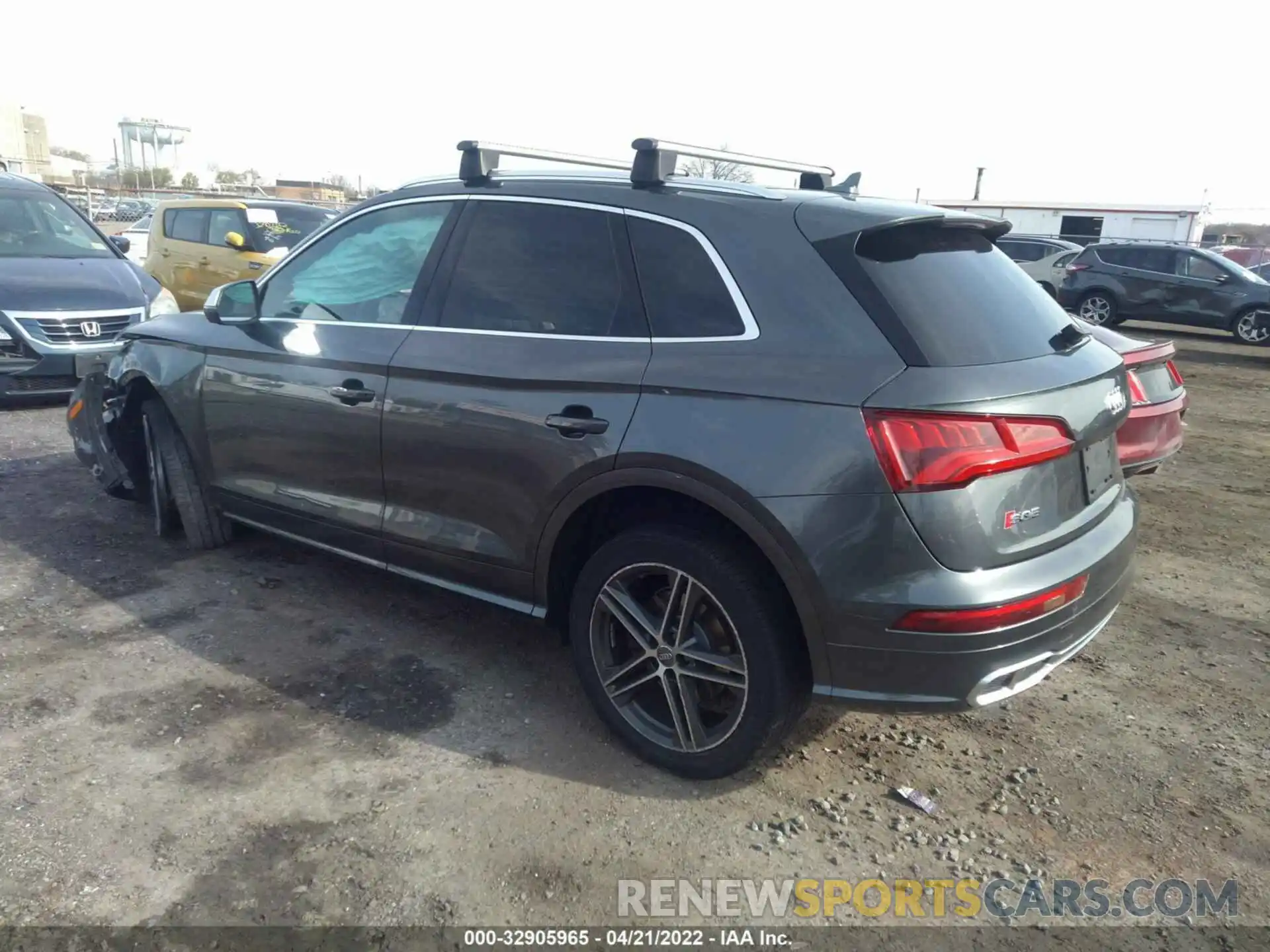 3 Фотография поврежденного автомобиля WA1A4AFY1K2137235 AUDI SQ5 2019