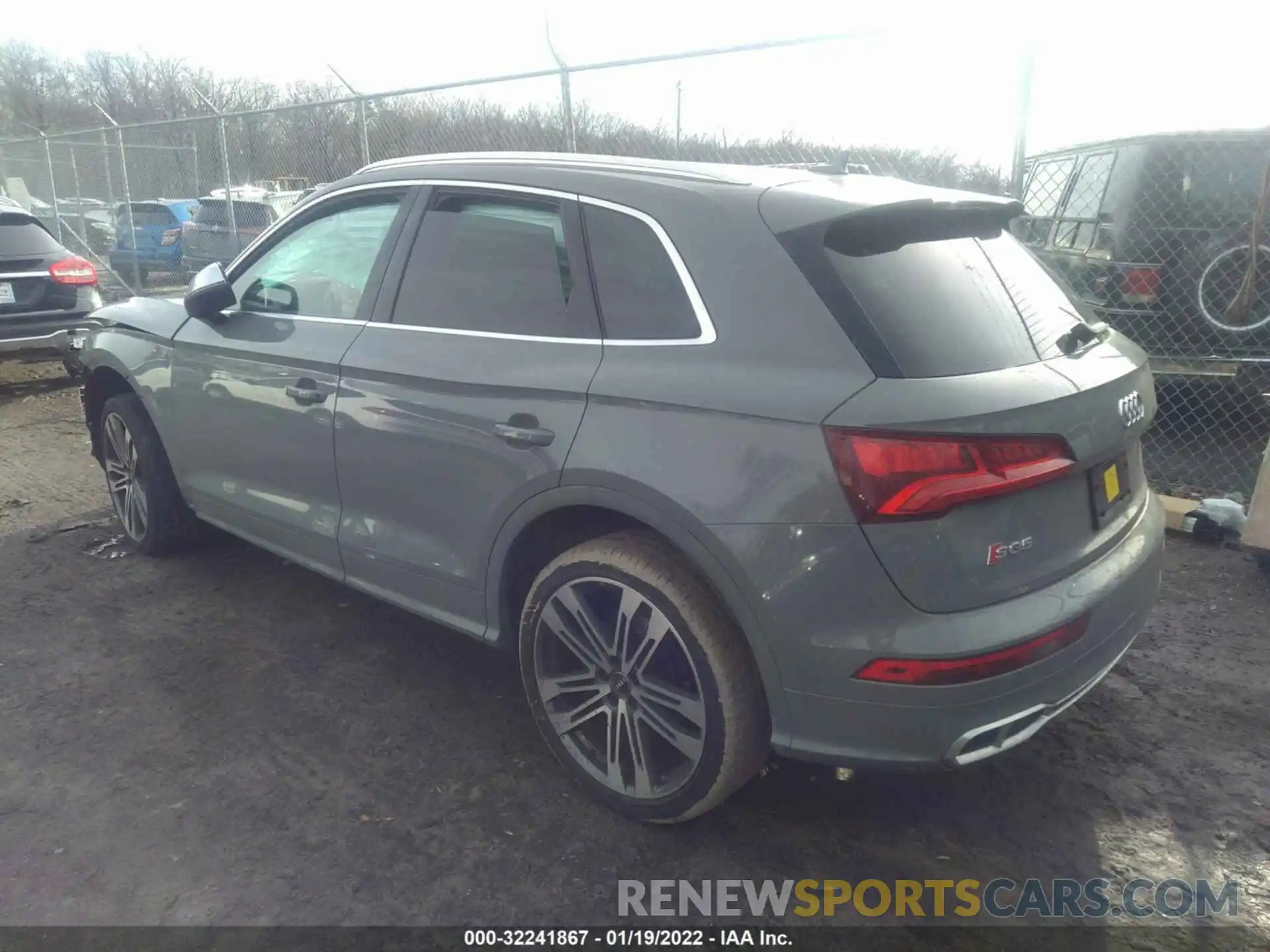 3 Фотография поврежденного автомобиля WA1A4AFY8K2082153 AUDI SQ5 2019