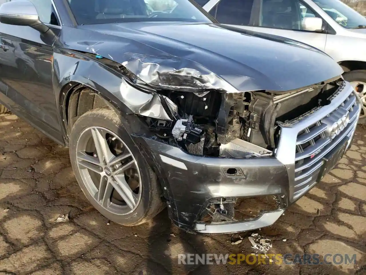 9 Photograph of a damaged car WA1B4AFY0K2068722 AUDI SQ5 2019