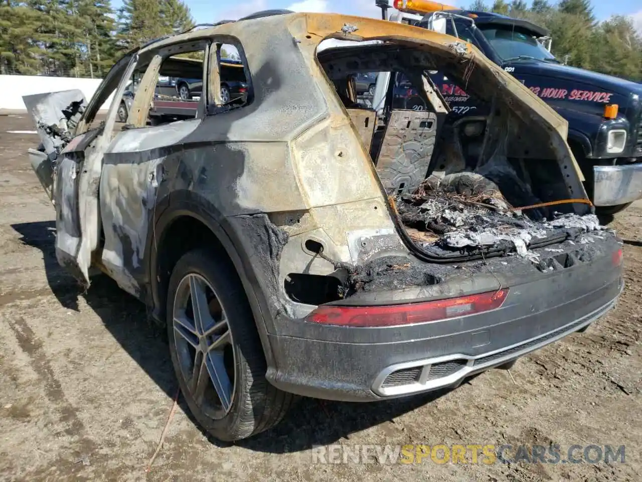 3 Photograph of a damaged car WA1B4AFY1K2029881 AUDI SQ5 2019