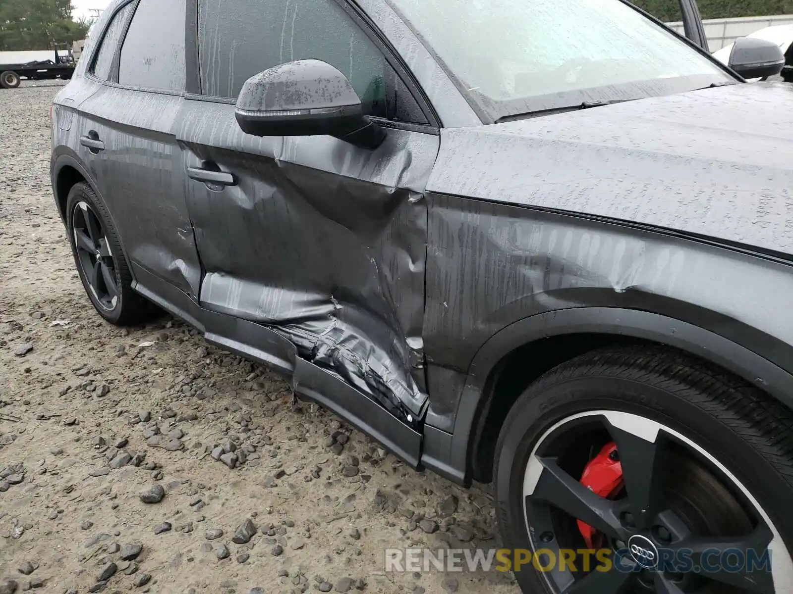 9 Photograph of a damaged car WA1B4AFY2K2039609 AUDI SQ5 2019