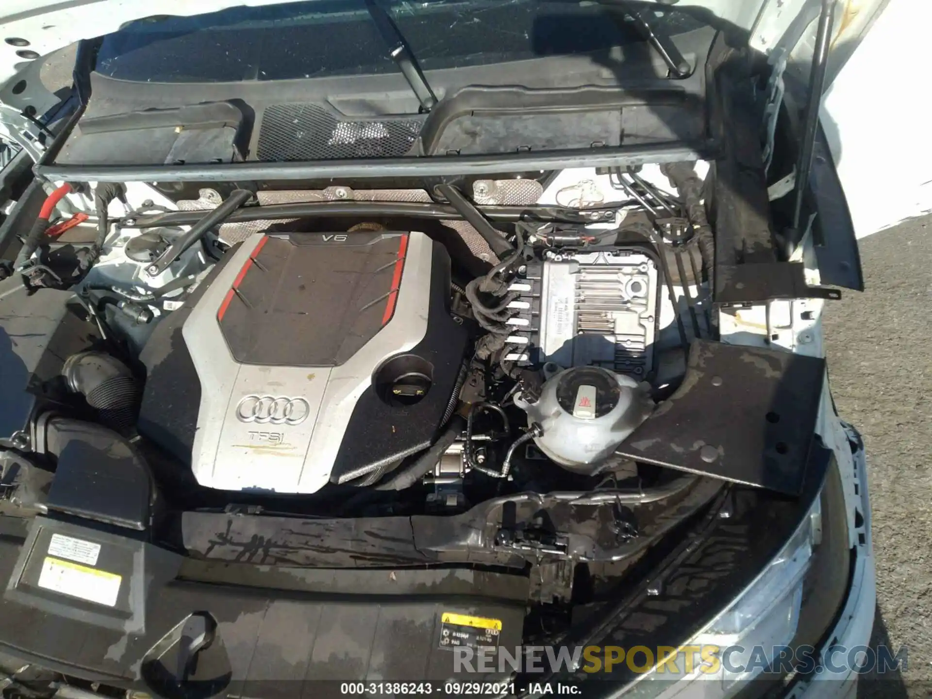 10 Photograph of a damaged car WA1B4AFY3K2112762 AUDI SQ5 2019