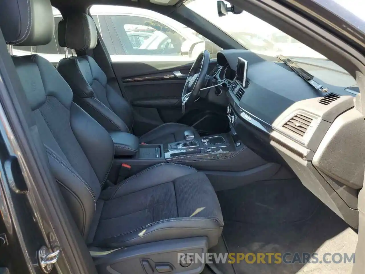 5 Photograph of a damaged car WA1B4AFY4K2053303 AUDI SQ5 2019