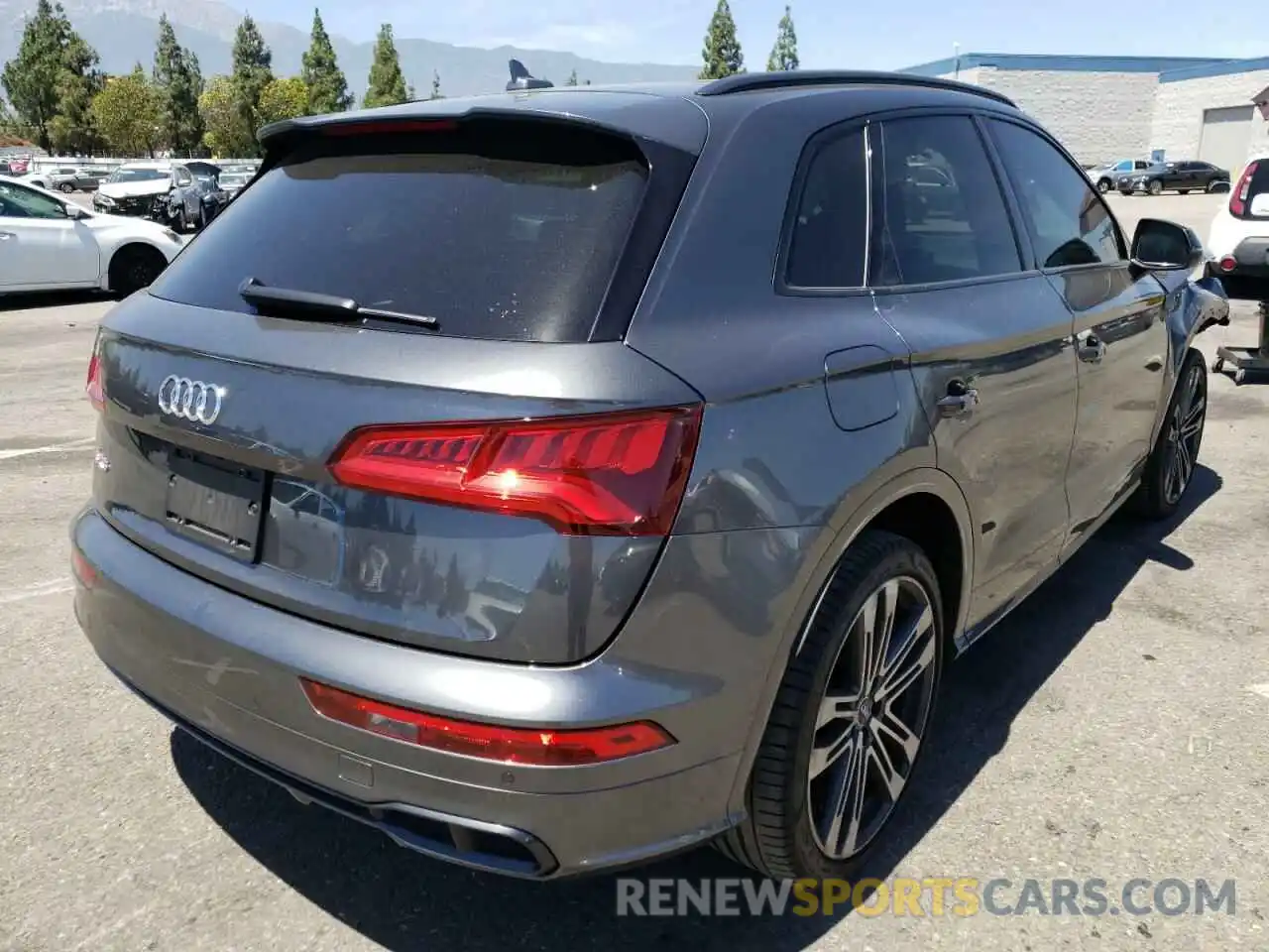 4 Фотография поврежденного автомобиля WA1B4AFY4K2091338 AUDI SQ5 2019