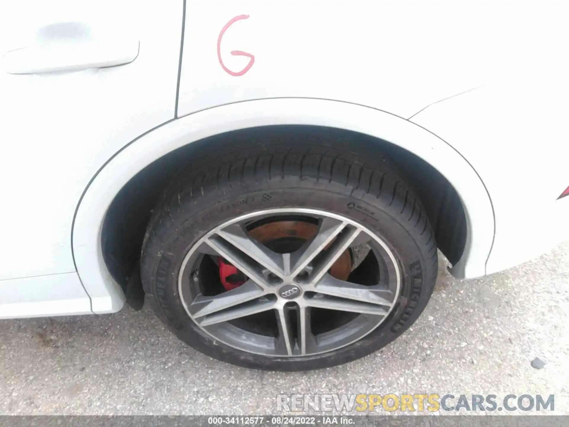 14 Photograph of a damaged car WA1B4AFY6K2020402 AUDI SQ5 2019