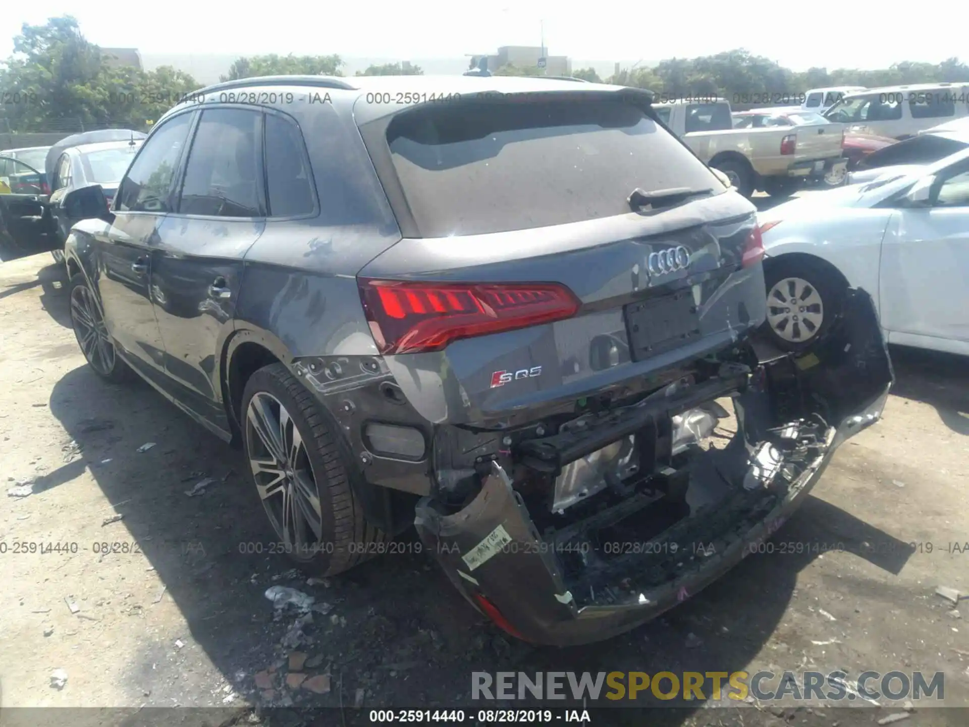 3 Фотография поврежденного автомобиля WA1B4AFY9K2065480 AUDI SQ5 2019