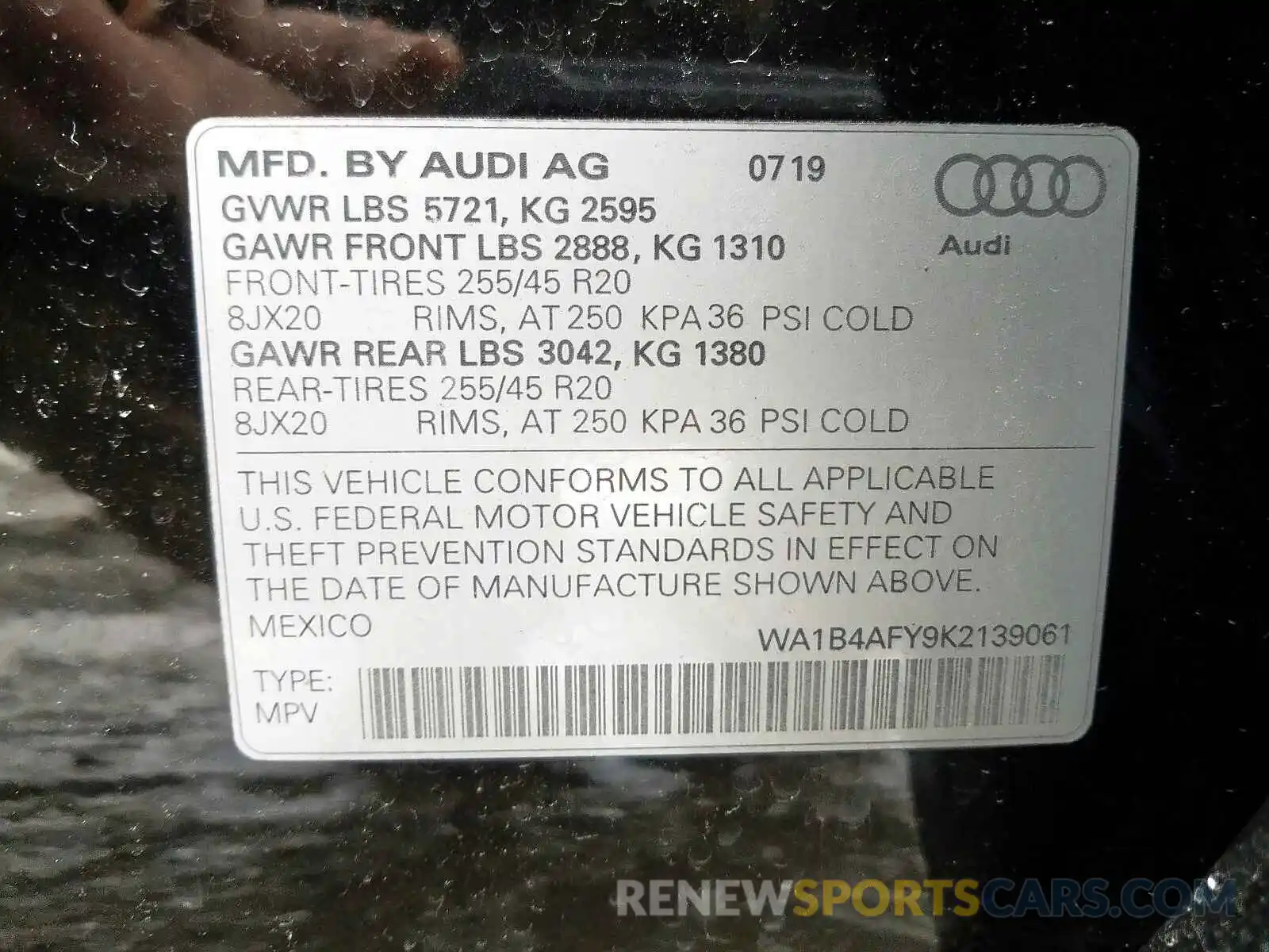 10 Photograph of a damaged car WA1B4AFY9K2139061 AUDI SQ5 2019