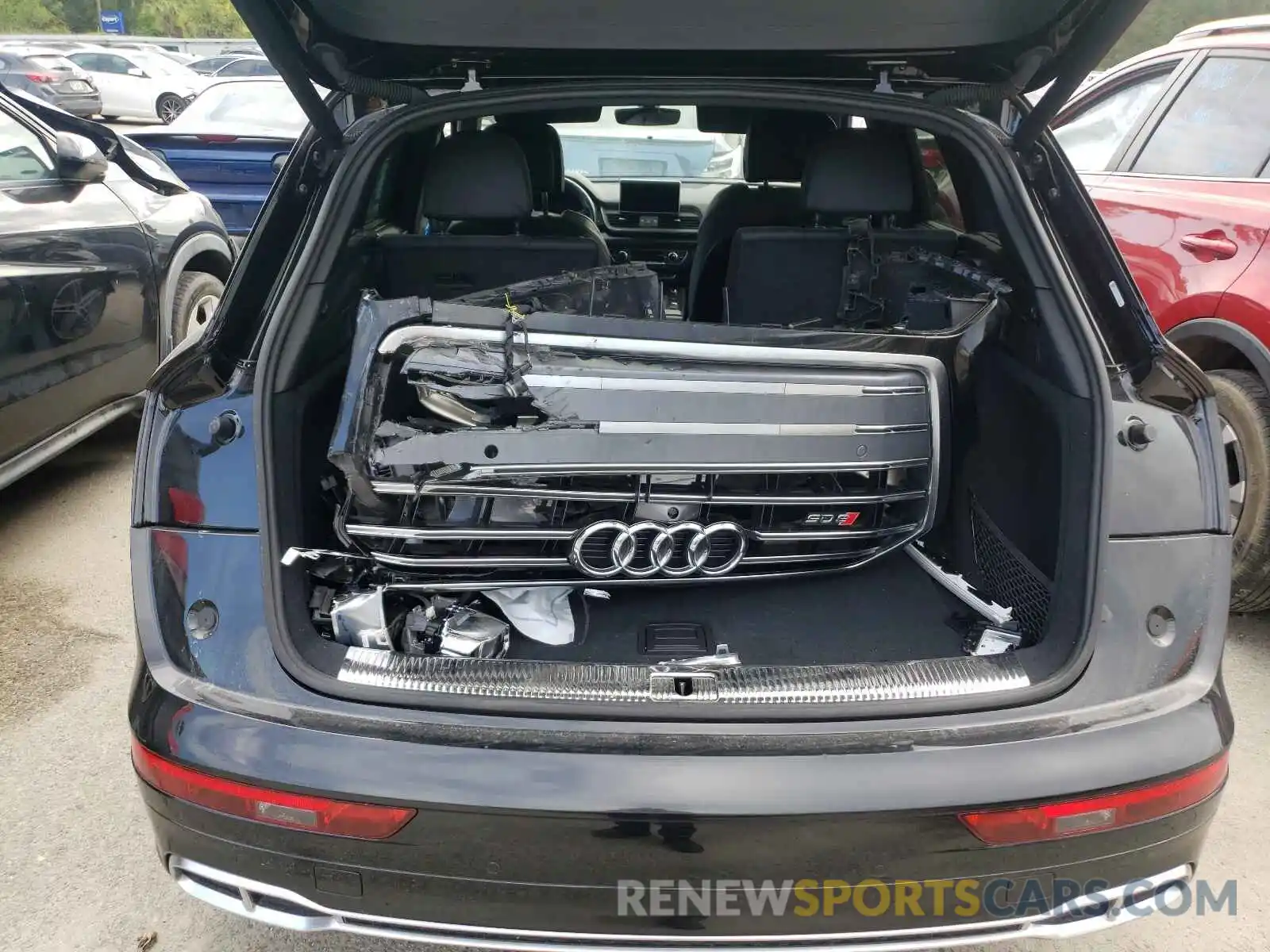 9 Photograph of a damaged car WA1C4AFY0K2001641 AUDI SQ5 2019