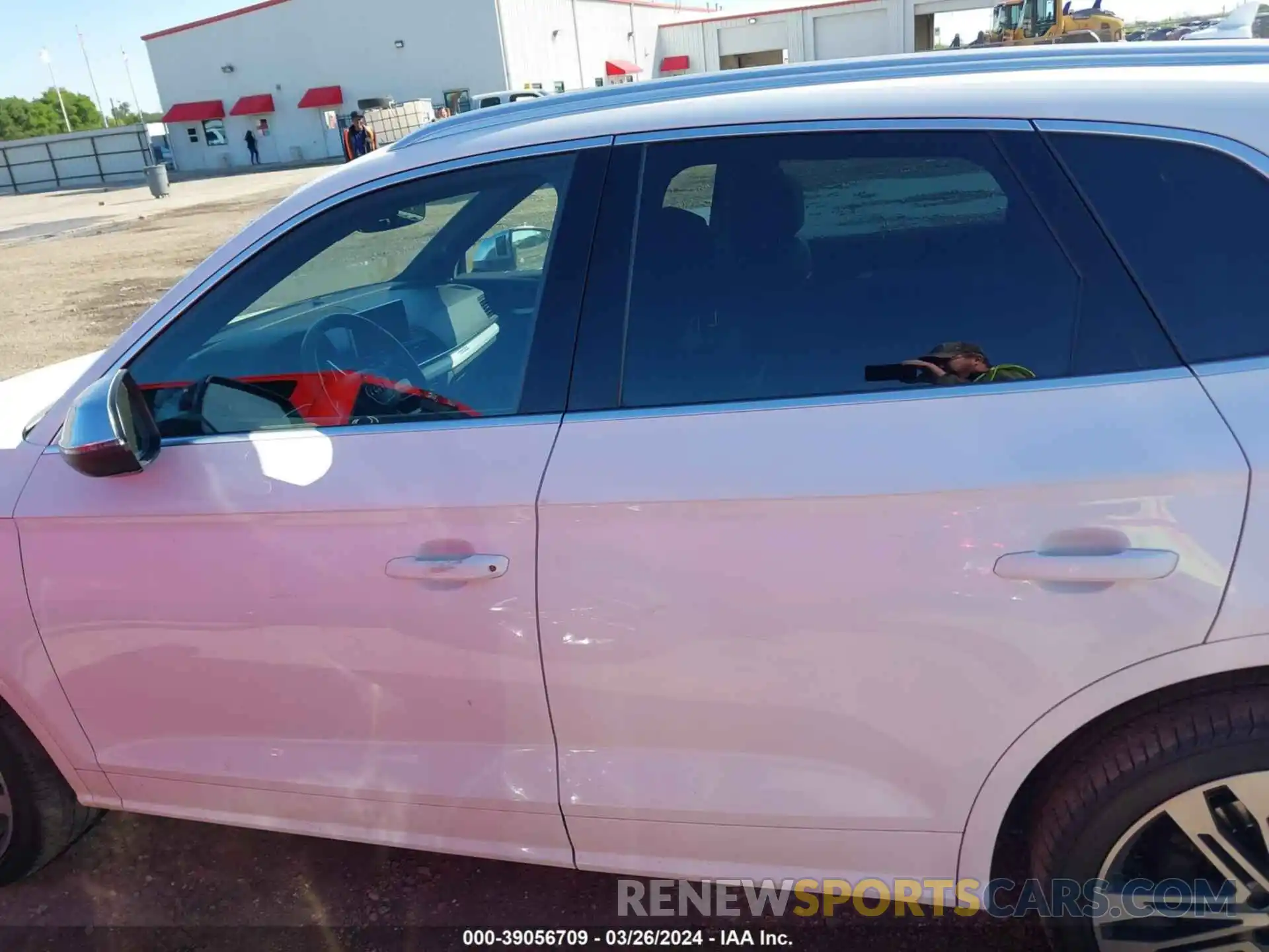 14 Photograph of a damaged car WA1C4AFY4K2064273 AUDI SQ5 2019