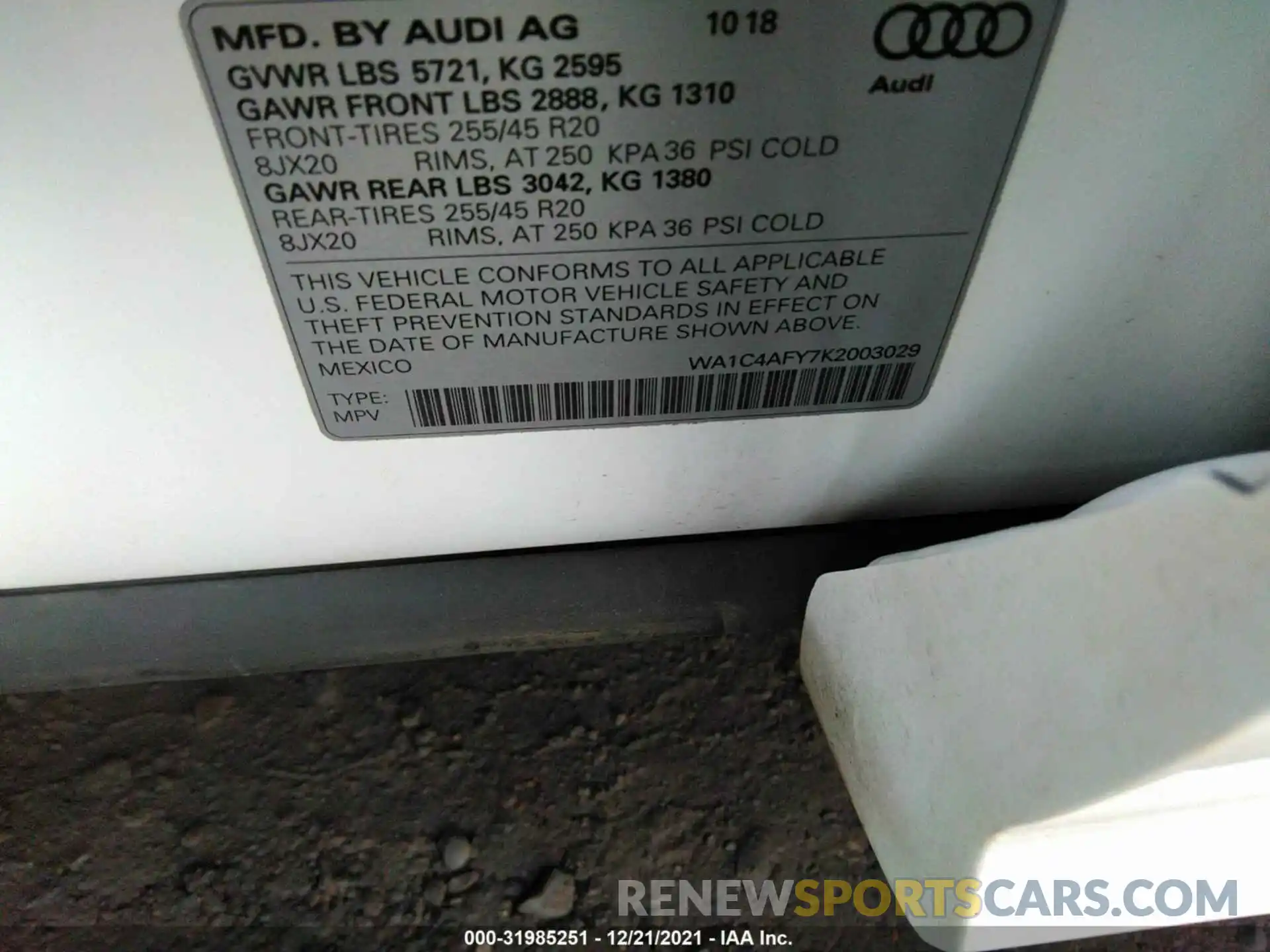 9 Photograph of a damaged car WA1C4AFY7K2003029 AUDI SQ5 2019