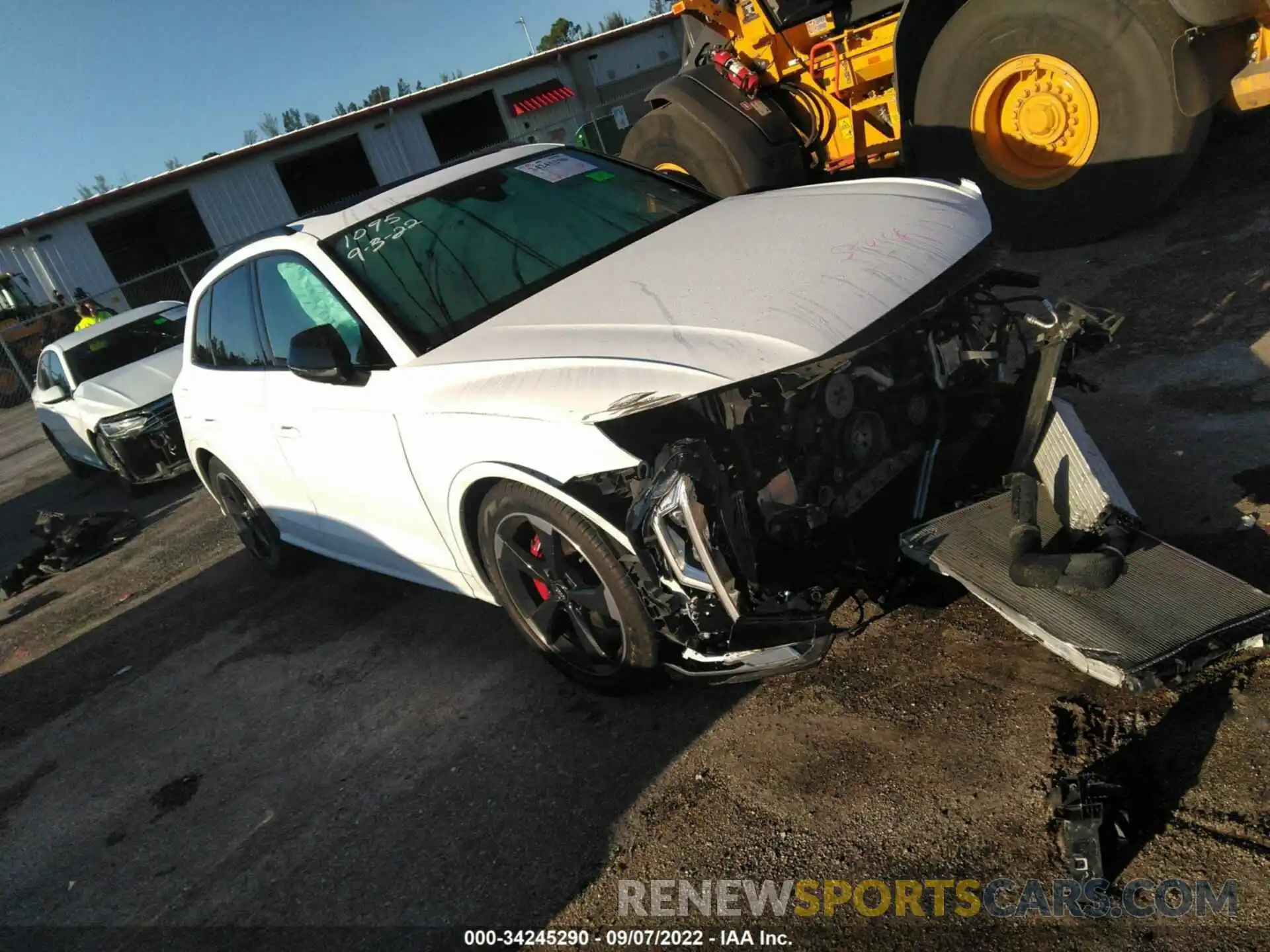 1 Photograph of a damaged car WA1C4AFY7K2121095 AUDI SQ5 2019