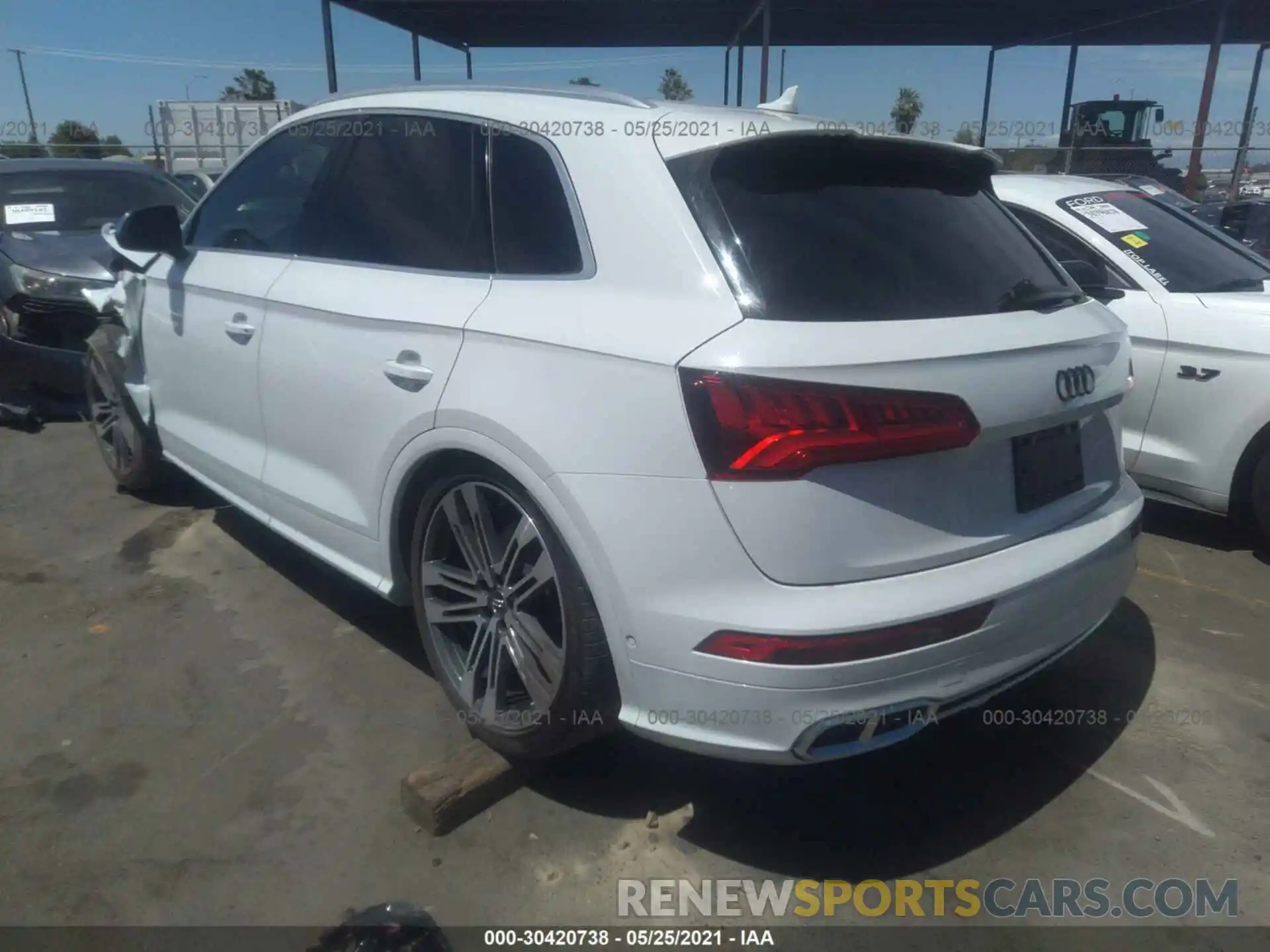 3 Фотография поврежденного автомобиля WA1C4AFYXK2041726 AUDI SQ5 2019