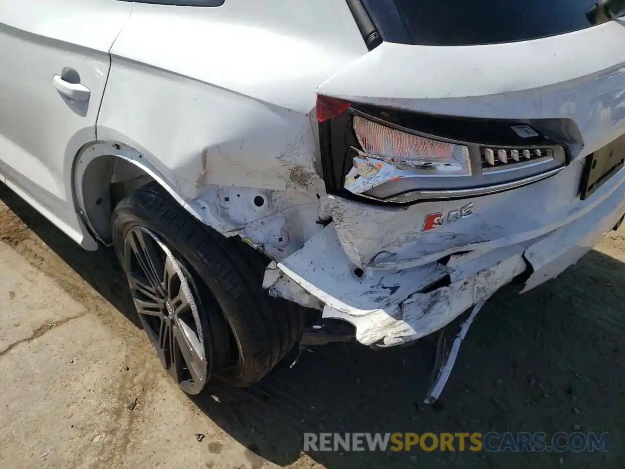 9 Photograph of a damaged car WA1B4AFY1L2070285 AUDI SQ5 2020