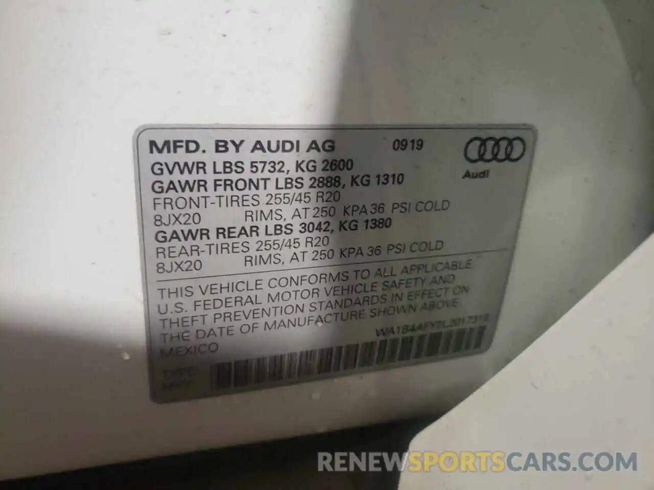 10 Photograph of a damaged car WA1B4AFY2L2017319 AUDI SQ5 2020