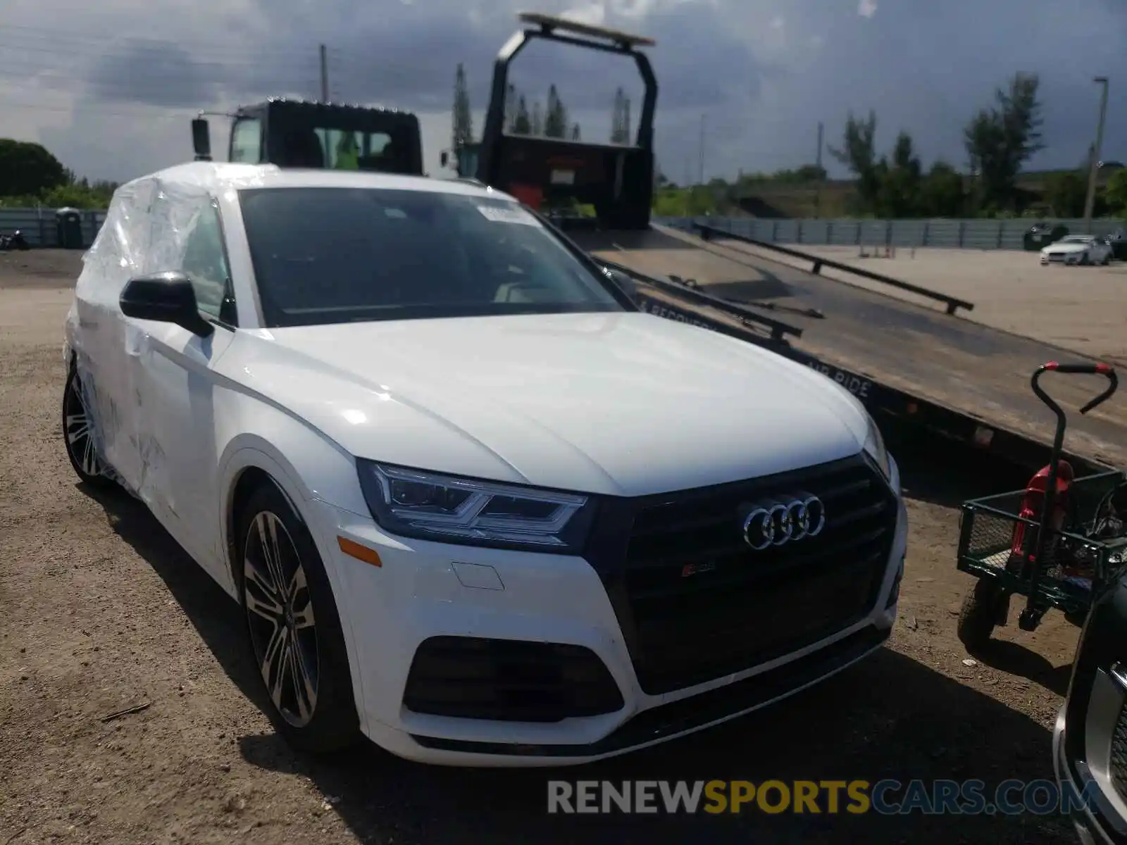 1 Photograph of a damaged car WA1B4AFY2L2084390 AUDI SQ5 2020