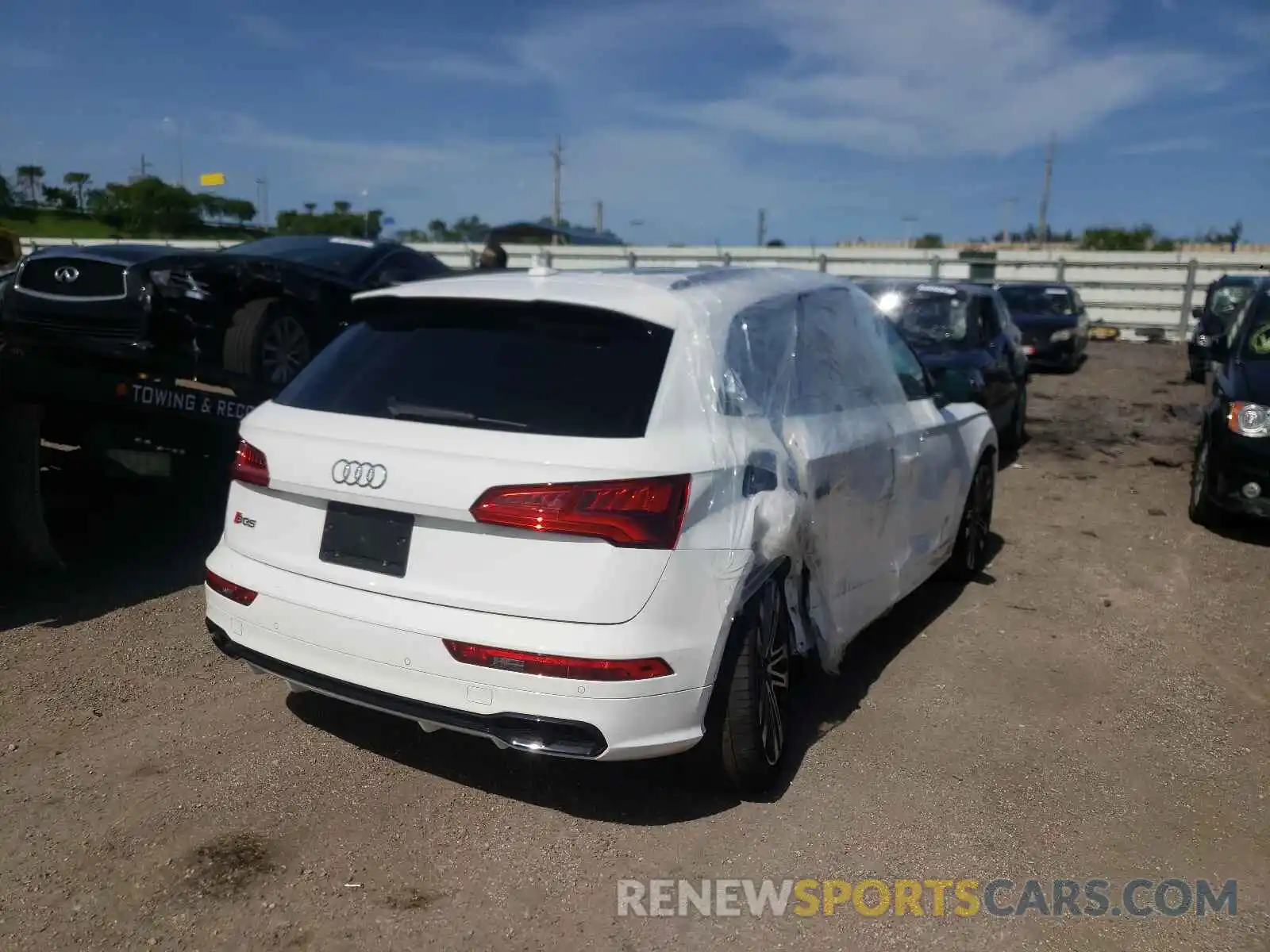 4 Фотография поврежденного автомобиля WA1B4AFY2L2084390 AUDI SQ5 2020