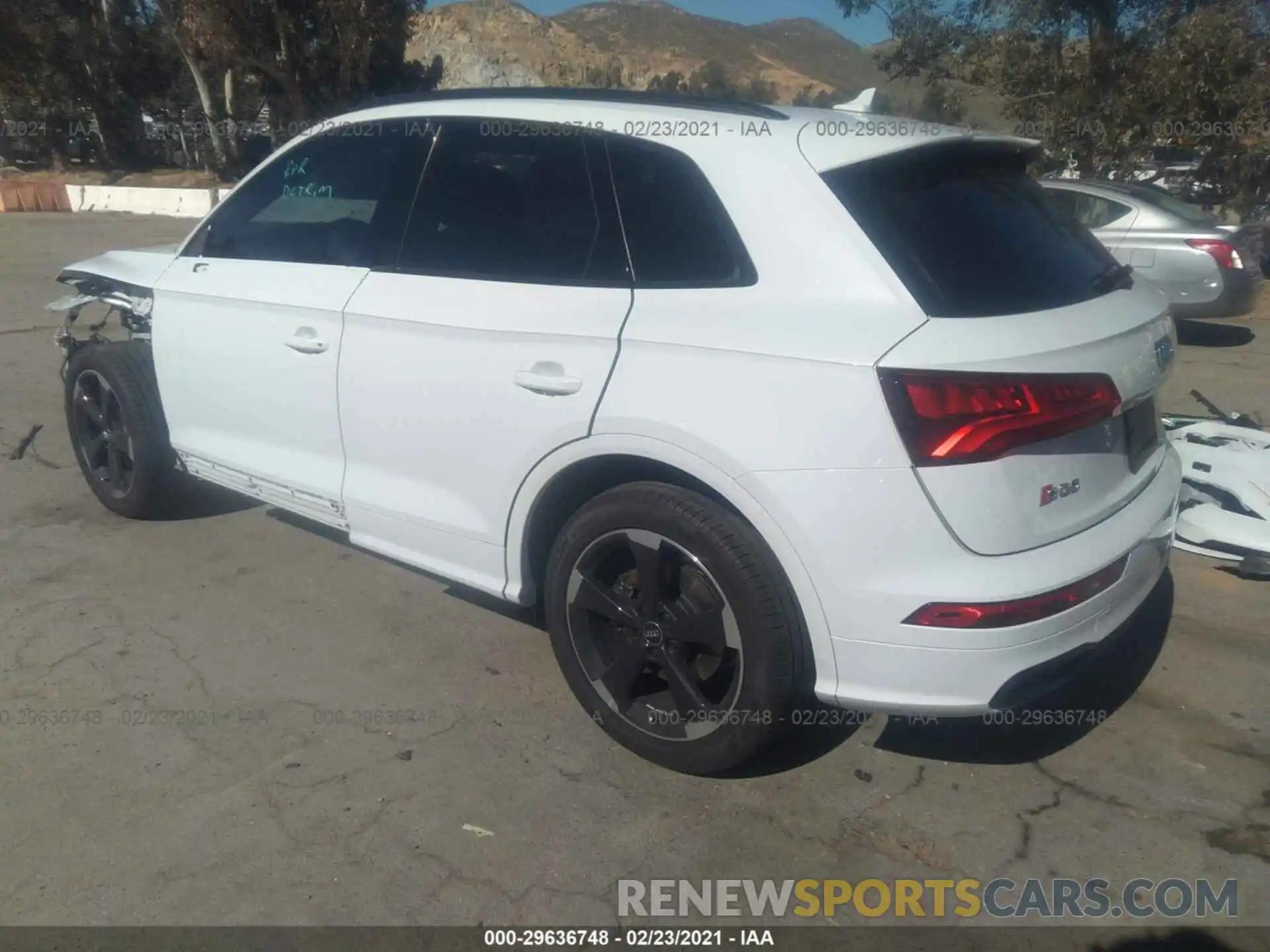 3 Photograph of a damaged car WA1B4AFY4L2106468 AUDI SQ5 2020