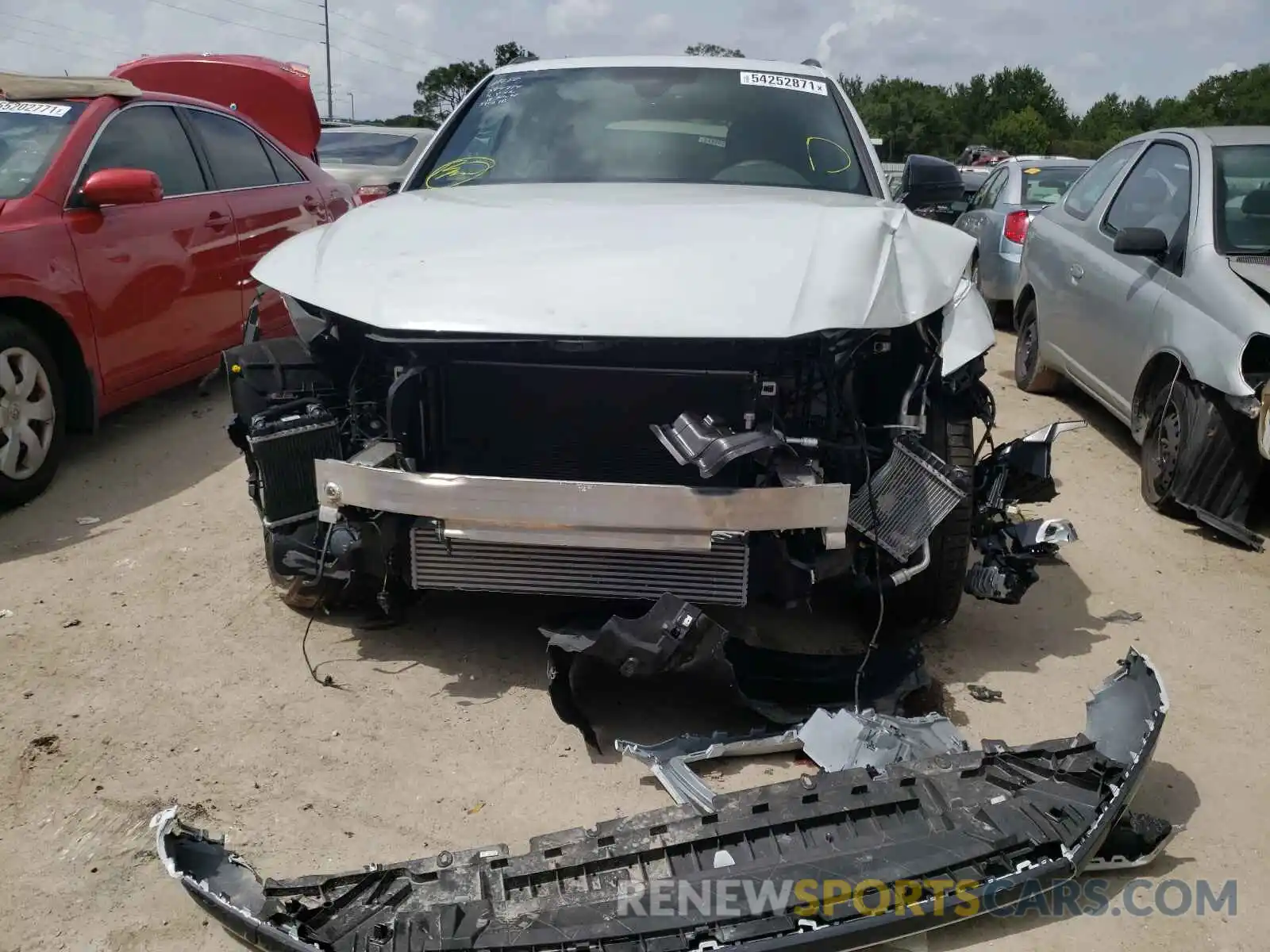 9 Photograph of a damaged car WA1B4AFY6L2068743 AUDI SQ5 2020