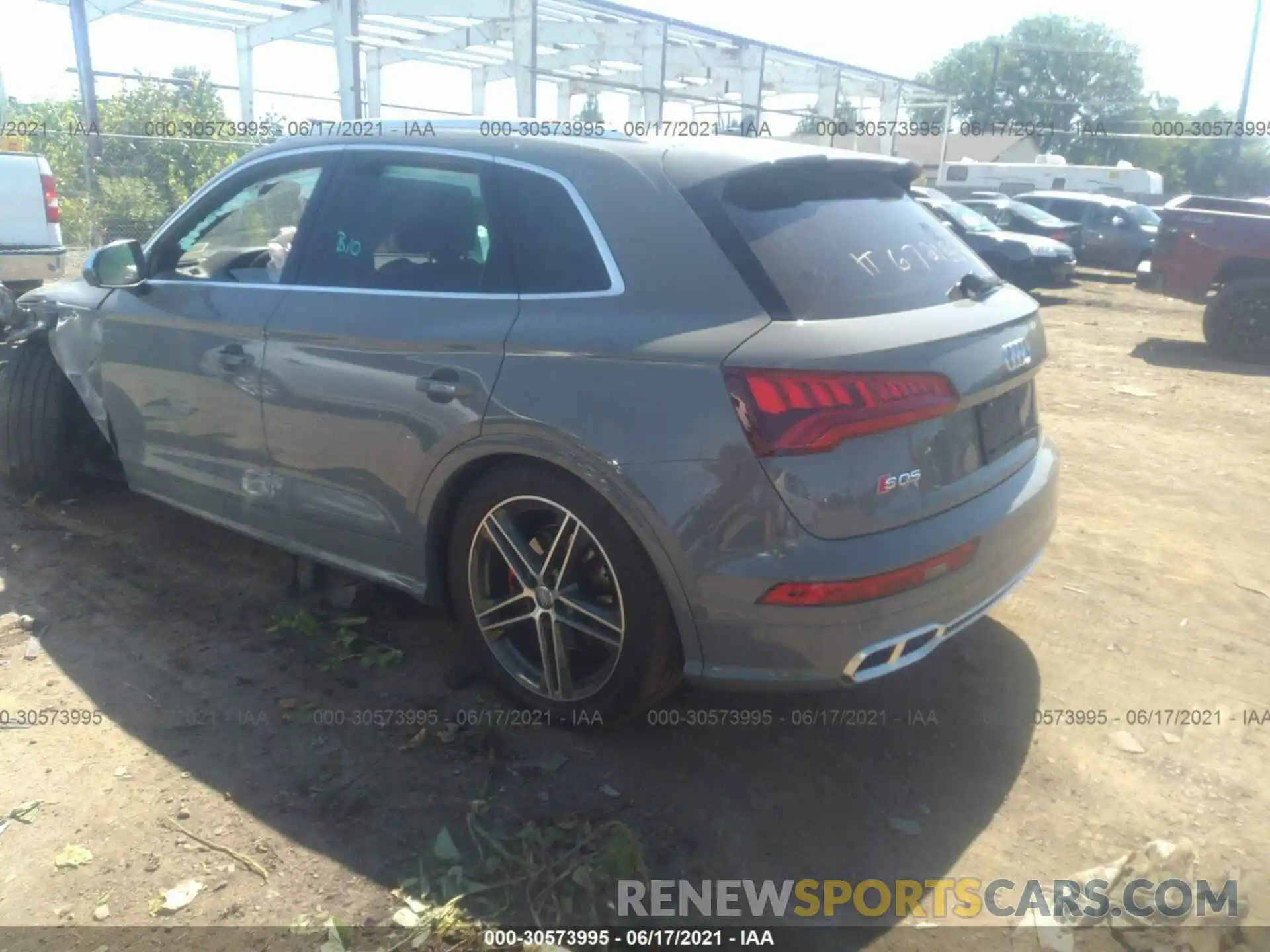 3 Фотография поврежденного автомобиля WA1B4AFY6L2070671 AUDI SQ5 2020