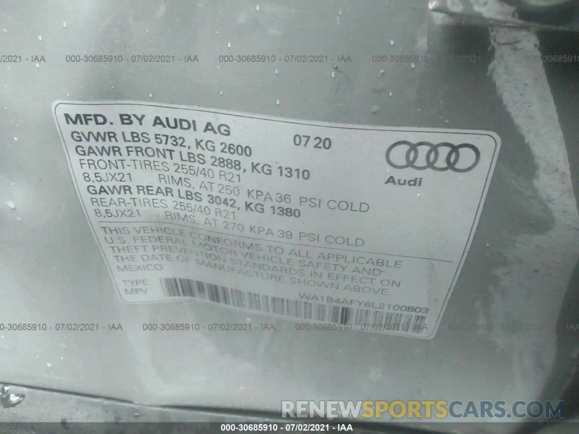 9 Photograph of a damaged car WA1B4AFY6L2100803 AUDI SQ5 2020