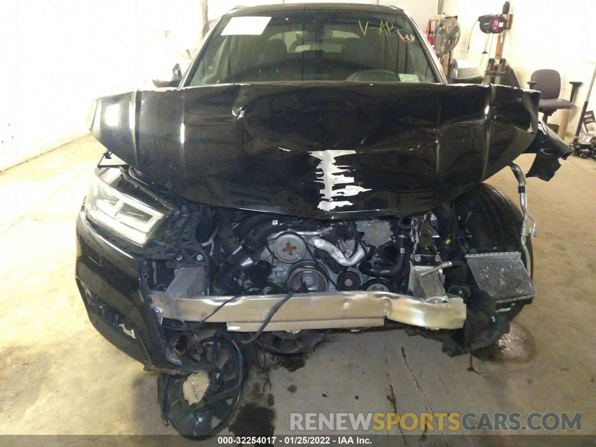 6 Photograph of a damaged car WA1B4AFY7L2072574 AUDI SQ5 2020