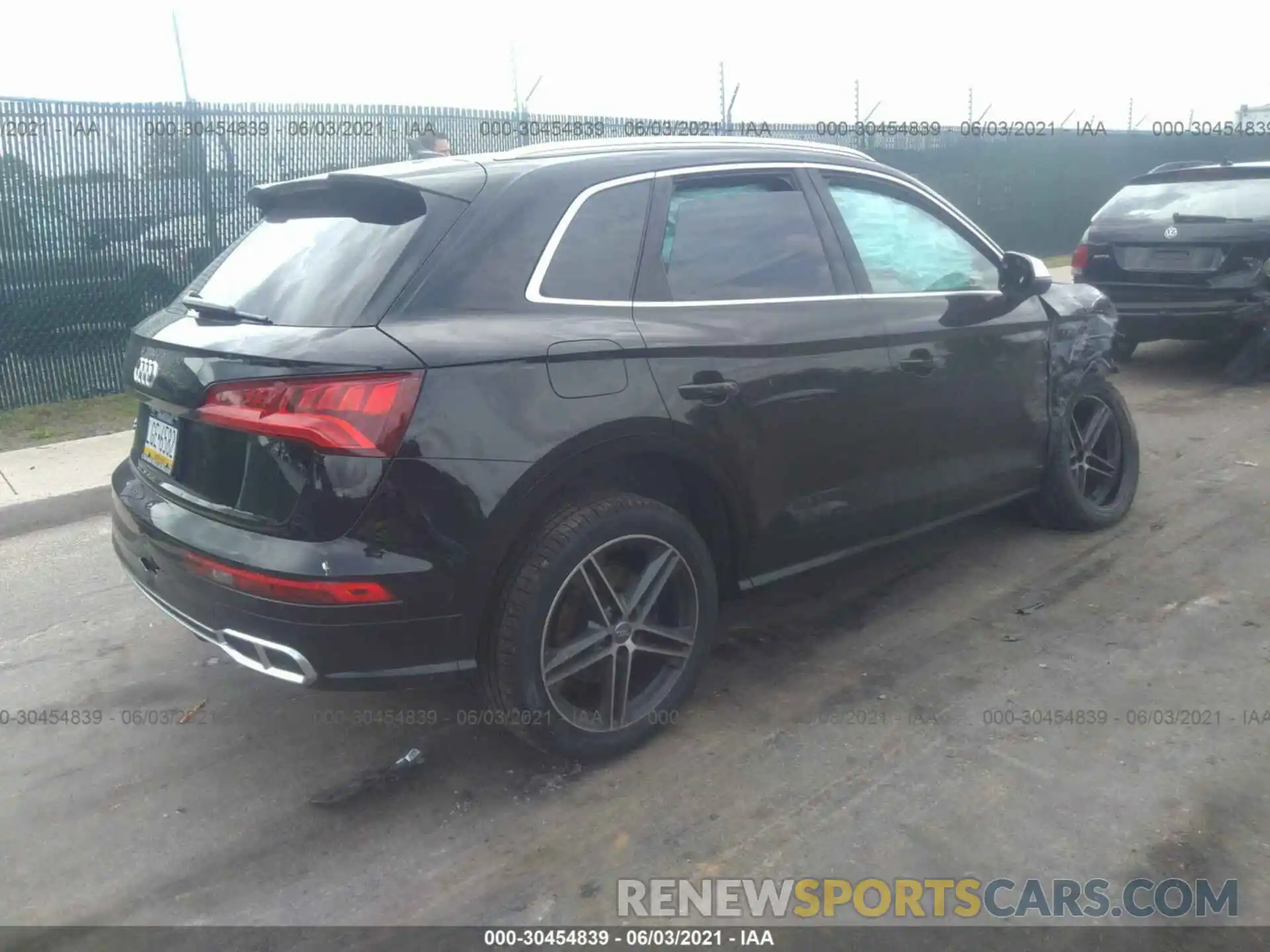 4 Фотография поврежденного автомобиля WA1B4AFY8L2023903 AUDI SQ5 2020