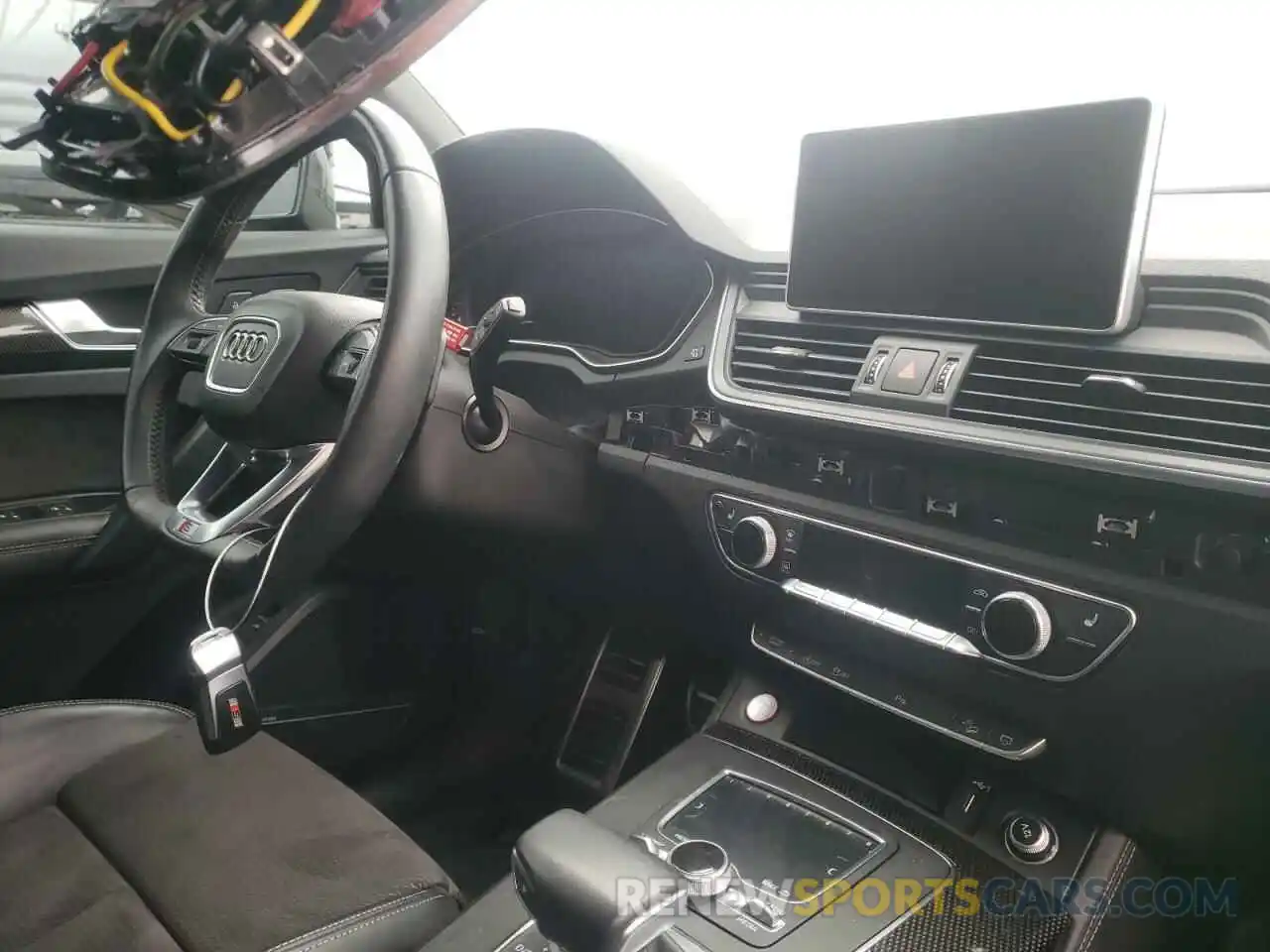 9 Photograph of a damaged car WA1B4AFY9L2014367 AUDI SQ5 2020