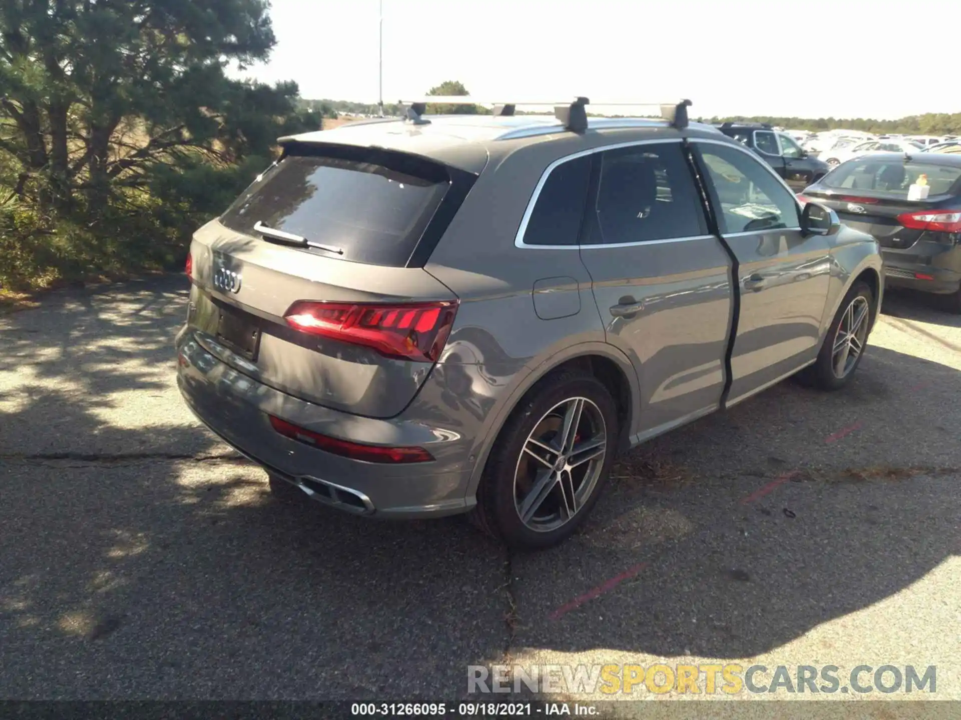 4 Photograph of a damaged car WA1C4AFY6L2080122 AUDI SQ5 2020