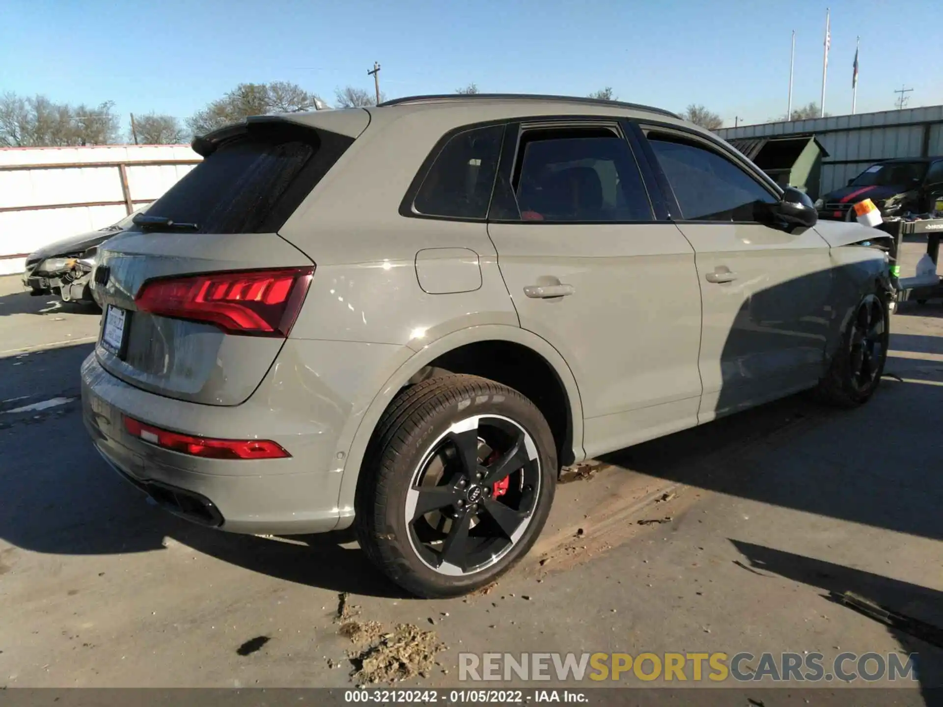 4 Photograph of a damaged car WA1C4AFY7L2058386 AUDI SQ5 2020