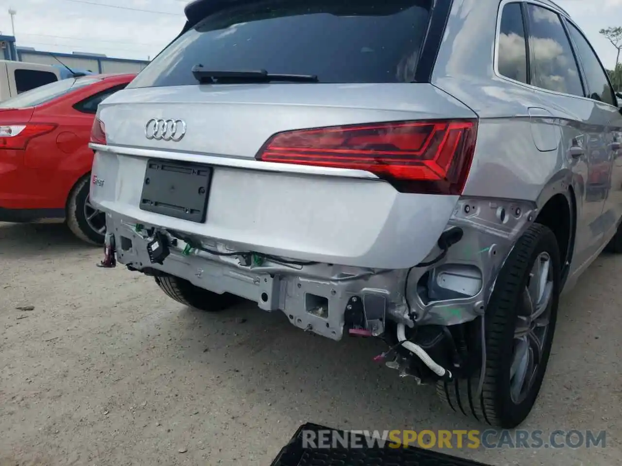 9 Photograph of a damaged car WA1B4AFY0M2031110 AUDI SQ5 2021