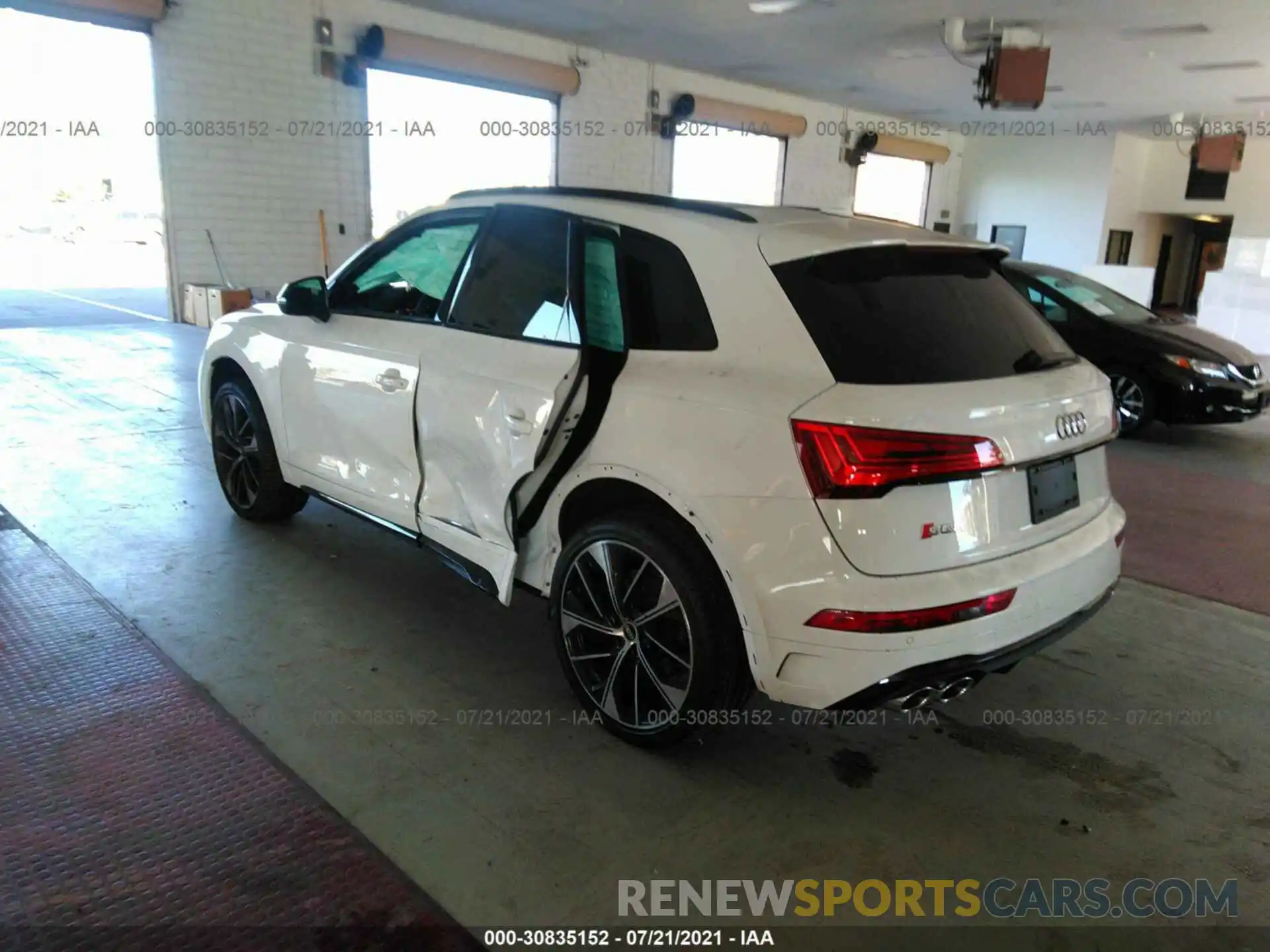 3 Photograph of a damaged car WA1B4AFY2M2024675 AUDI SQ5 2021