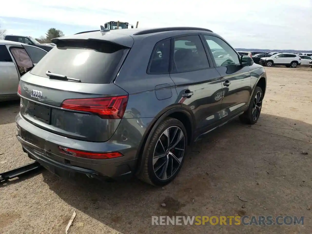 4 Photograph of a damaged car WA1B4AFY3M2000904 AUDI SQ5 2021