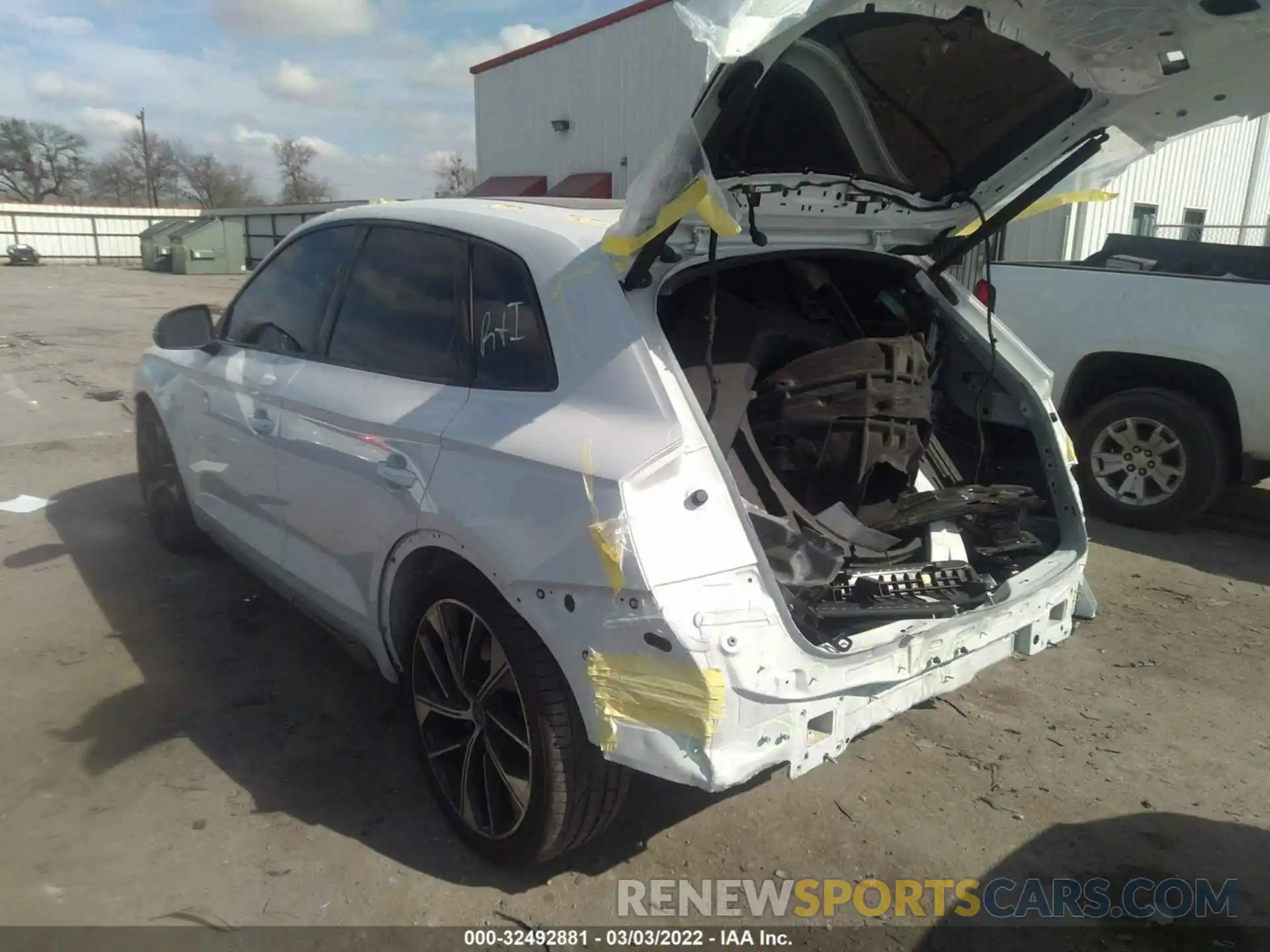 3 Photograph of a damaged car WA1B4AFY3M2006380 AUDI SQ5 2021