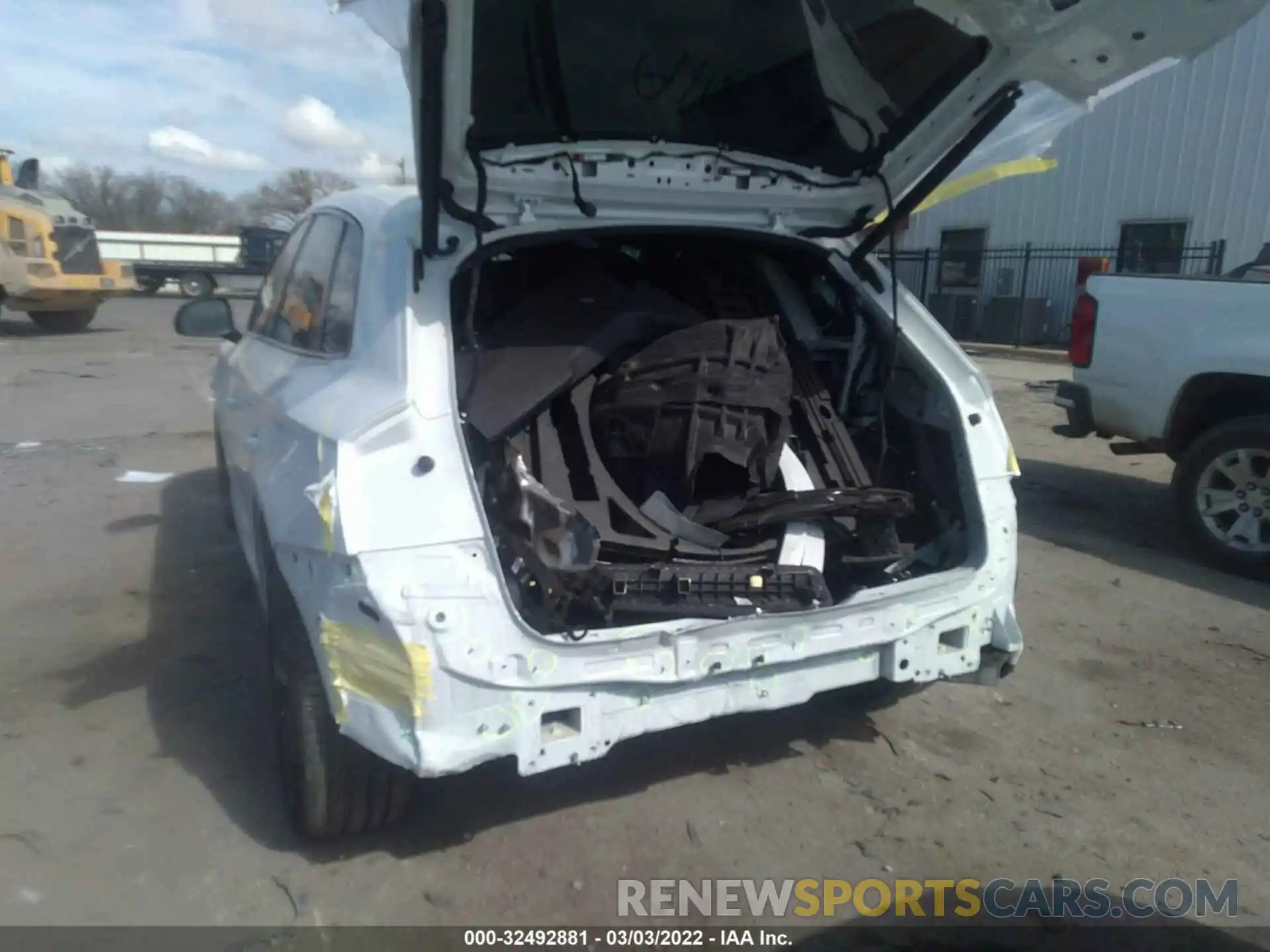 6 Photograph of a damaged car WA1B4AFY3M2006380 AUDI SQ5 2021