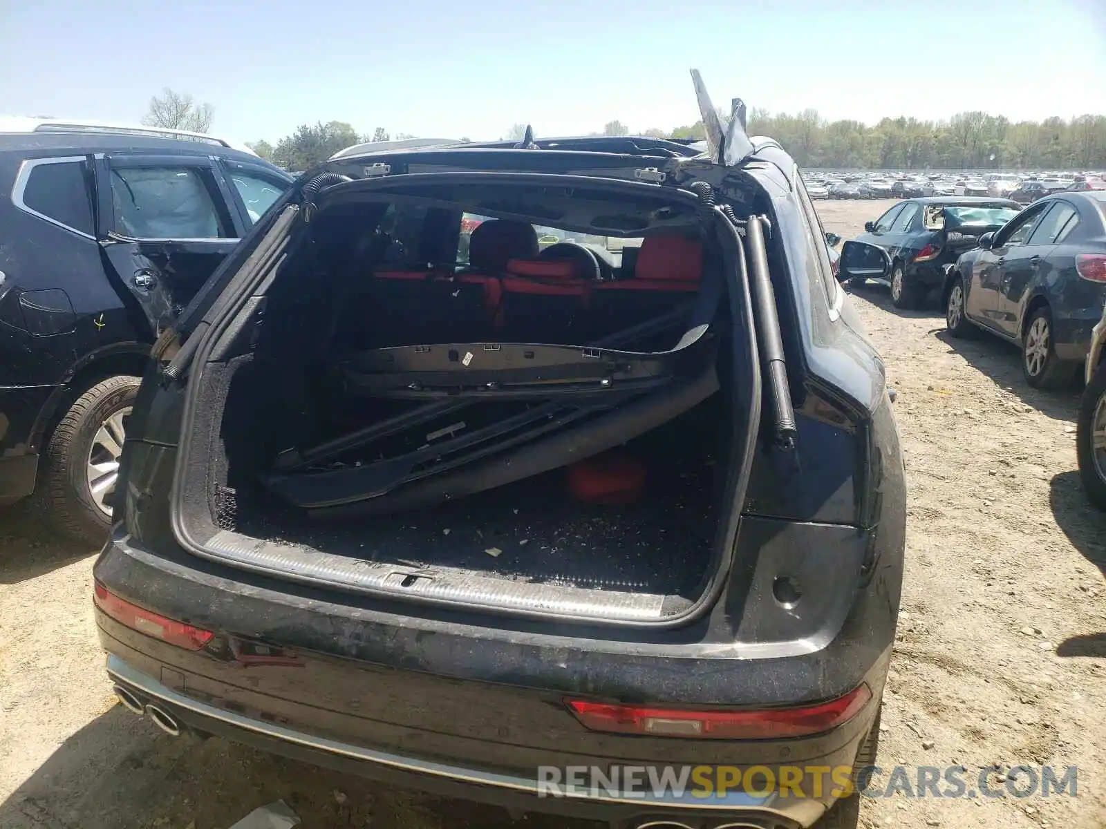 9 Photograph of a damaged car WA1B4AFY3M2035359 AUDI SQ5 2021