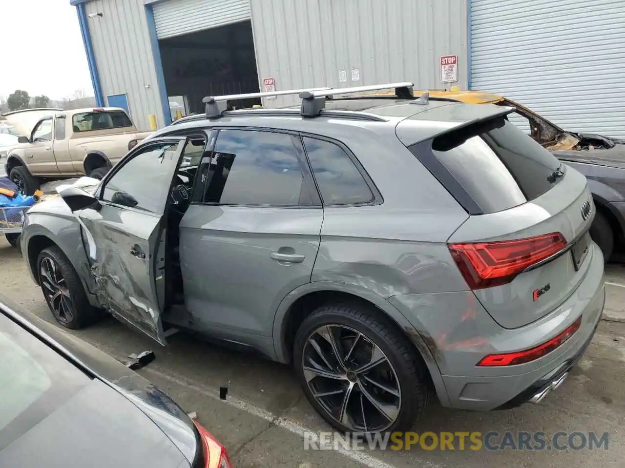 2 Photograph of a damaged car WA1B4AFY5M2032267 AUDI SQ5 2021