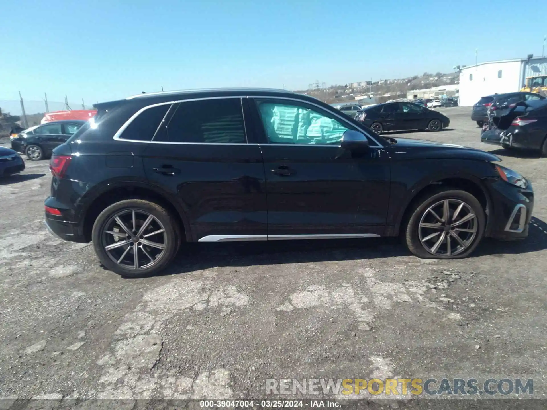 13 Photograph of a damaged car WA1A4AFY2N2110792 AUDI SQ5 2022