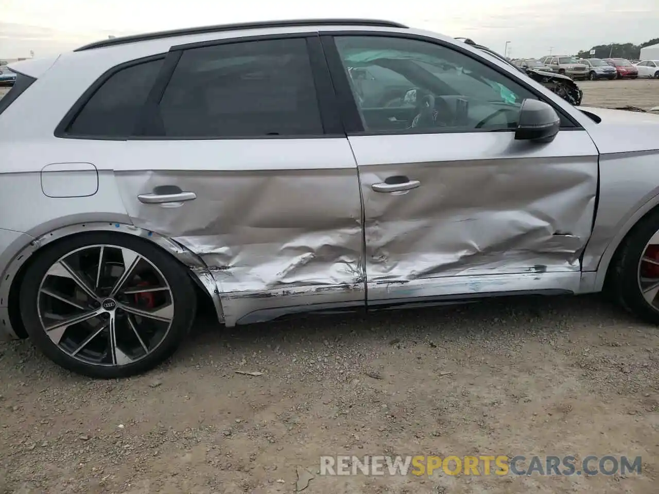 9 Photograph of a damaged car WA1B4AFY1N2028802 AUDI SQ5 2022