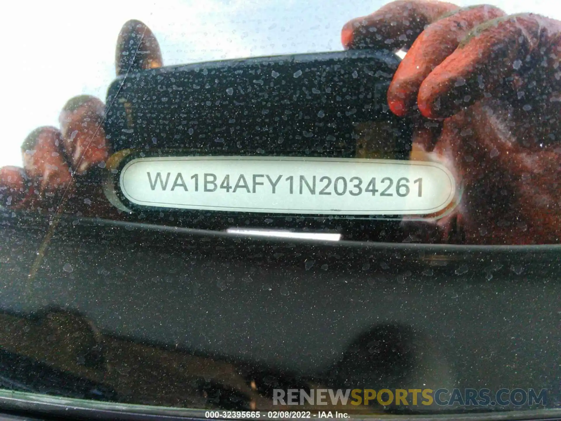 9 Photograph of a damaged car WA1B4AFY1N2034261 AUDI SQ5 2022