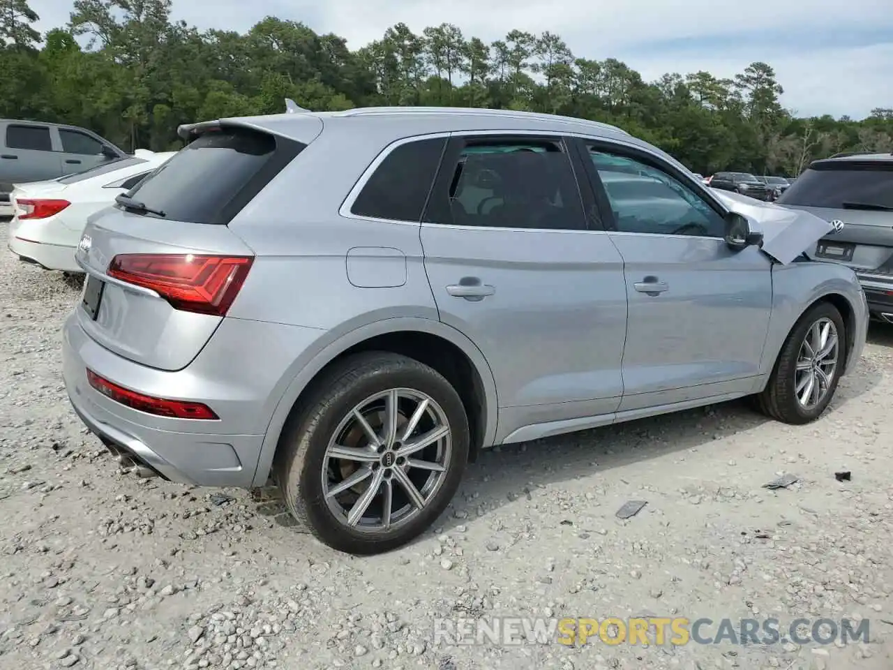 3 Photograph of a damaged car WA1B4AFY5N2065769 AUDI SQ5 2022