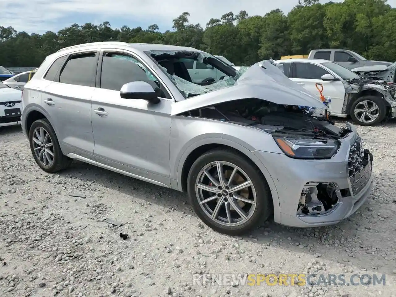 4 Photograph of a damaged car WA1B4AFY5N2065769 AUDI SQ5 2022