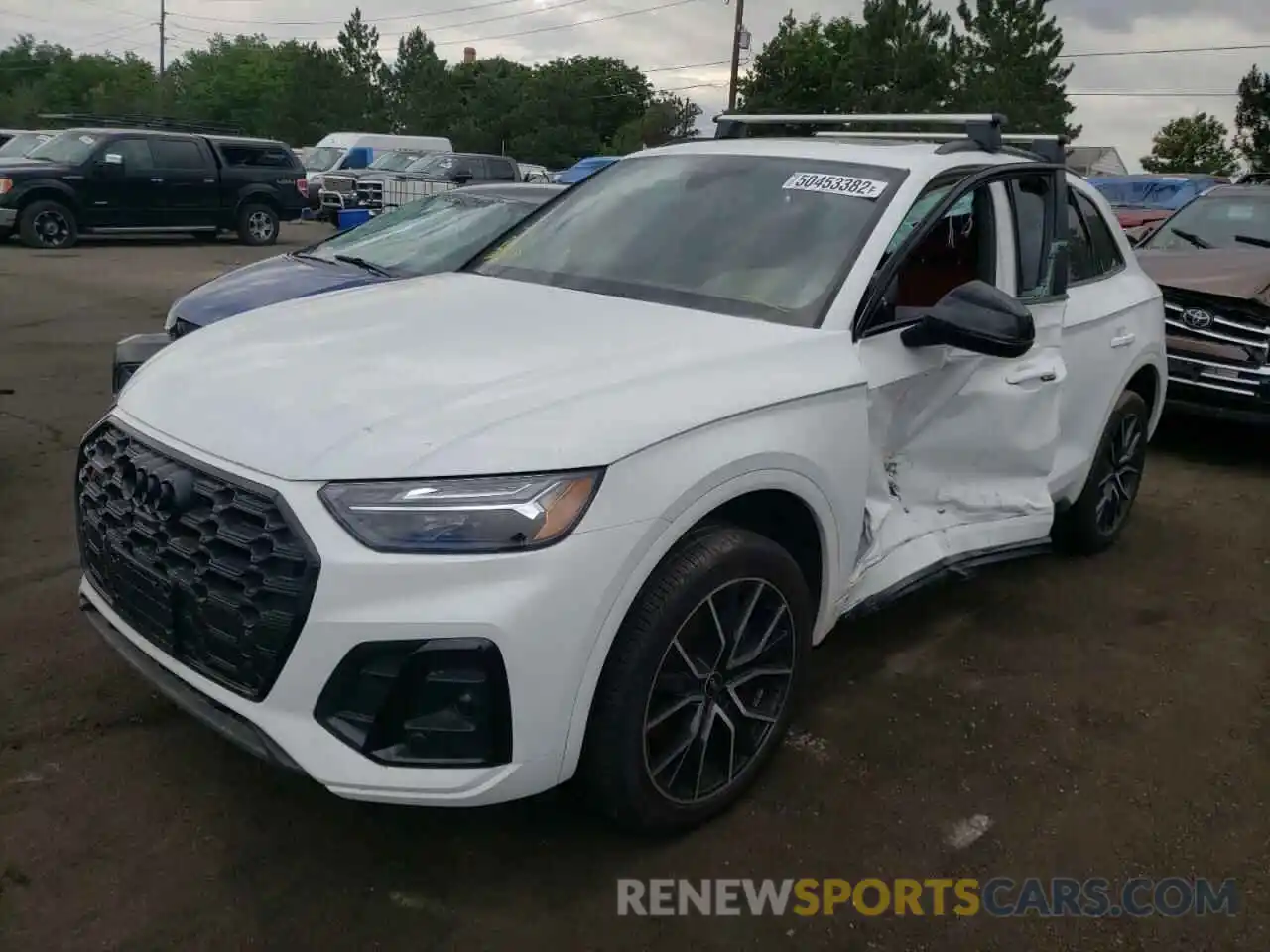 9 Photograph of a damaged car WA1B4AFY7N2028660 AUDI SQ5 2022