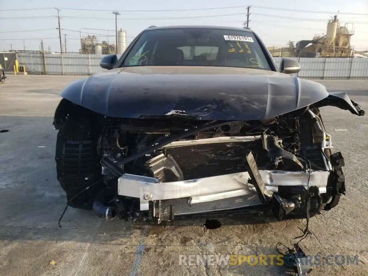 9 Photograph of a damaged car WA1B4AFY8N2024584 AUDI SQ5 2022