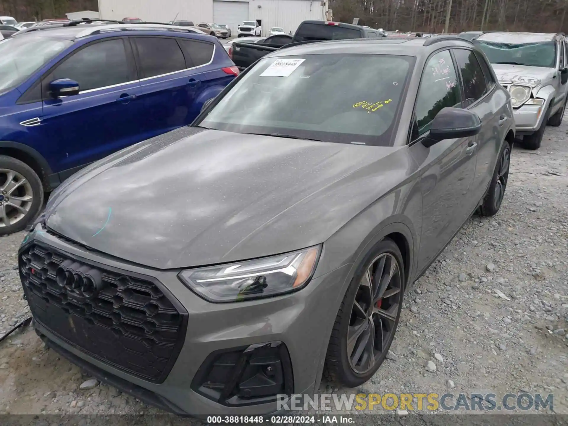 2 Photograph of a damaged car WA1B4AFY5P2163364 AUDI SQ5 2023